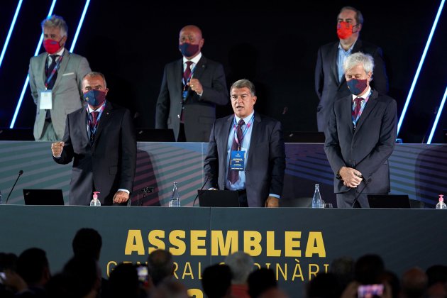 Rafa Yuste Joan Laporta Asamblea Barca 2021 EFE