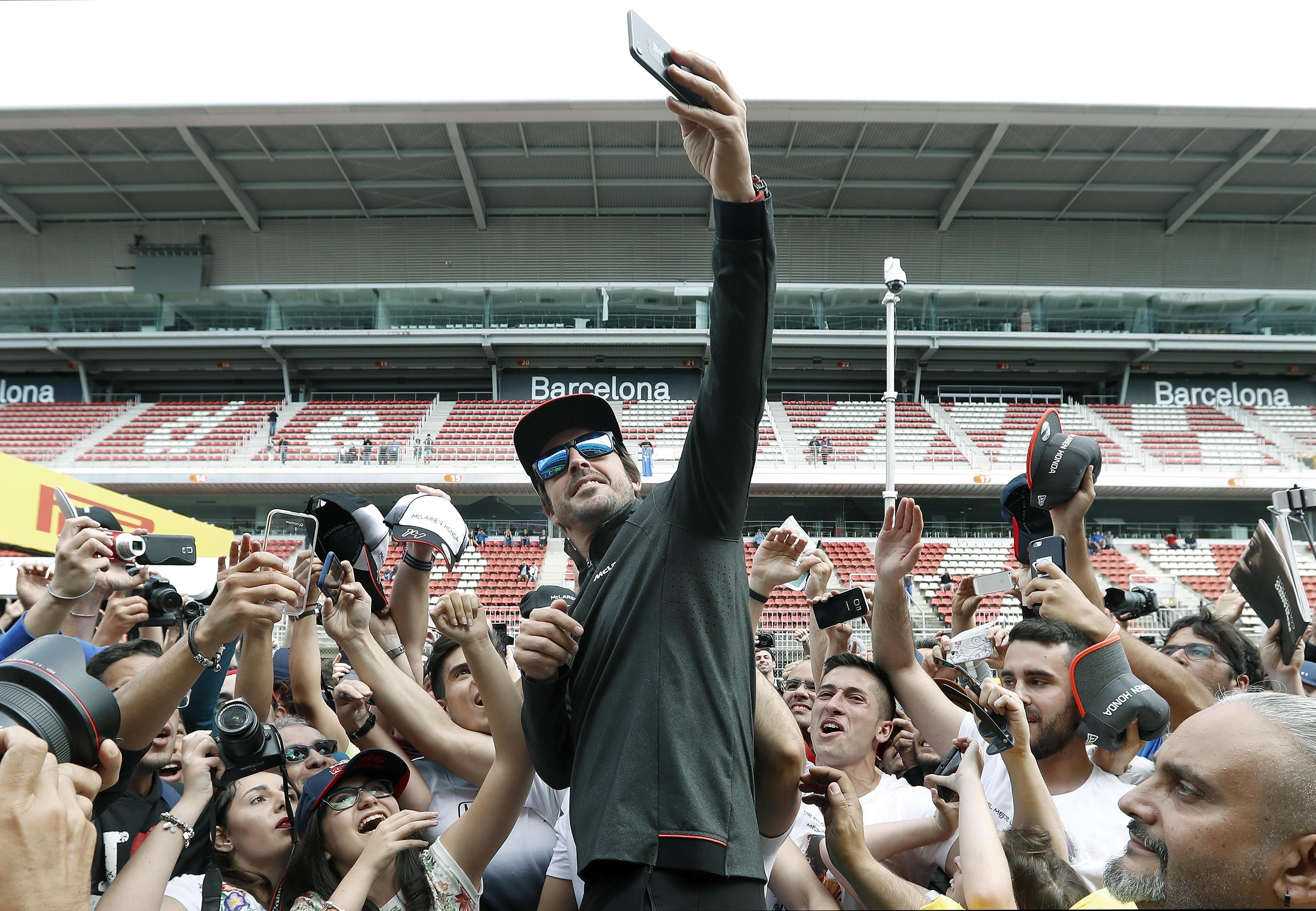 El líder Hamilton contra les millores d'Alonso a Barcelona