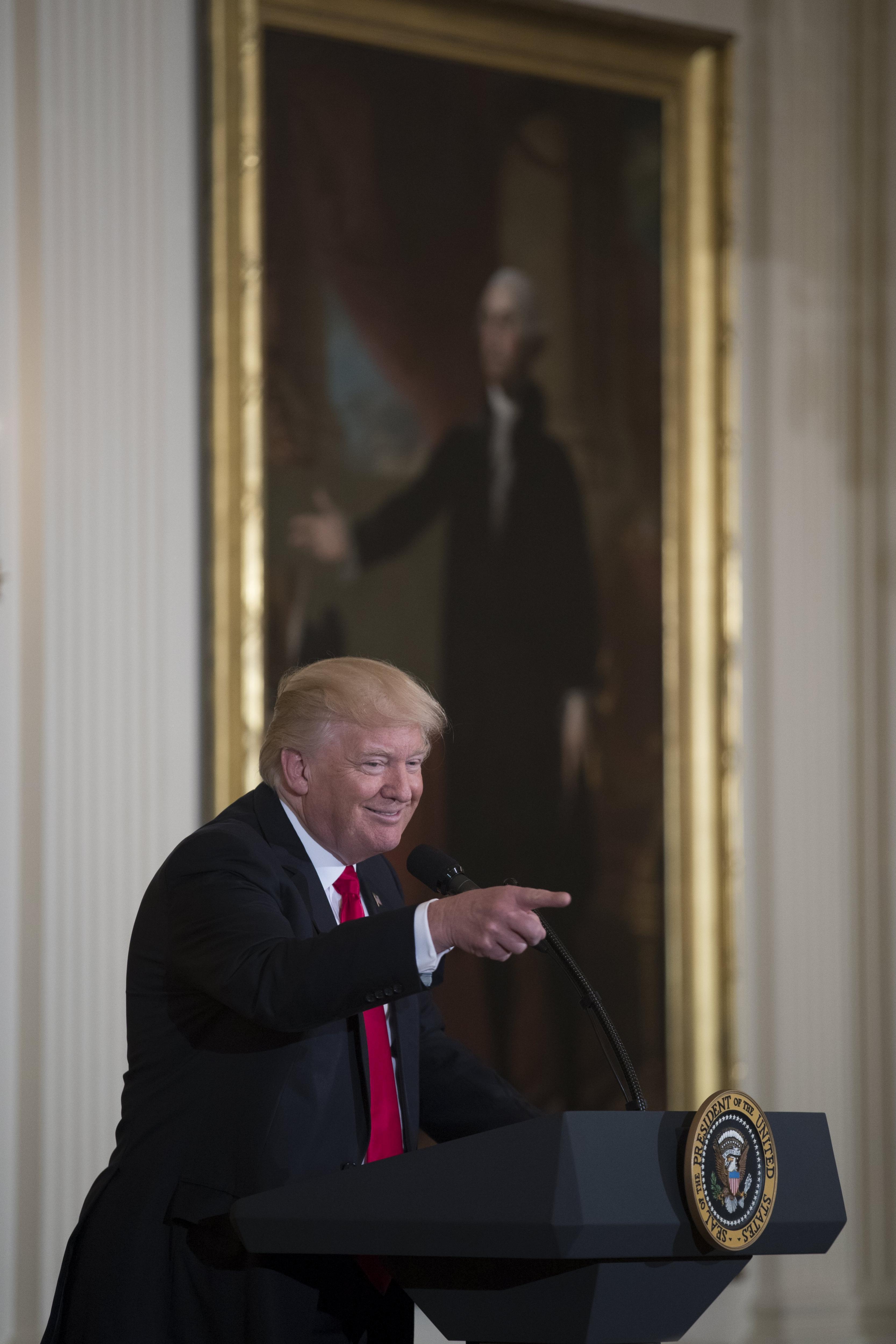 Trump especula con no volver a hacer ruedas de prensa en la Casa Blanca
