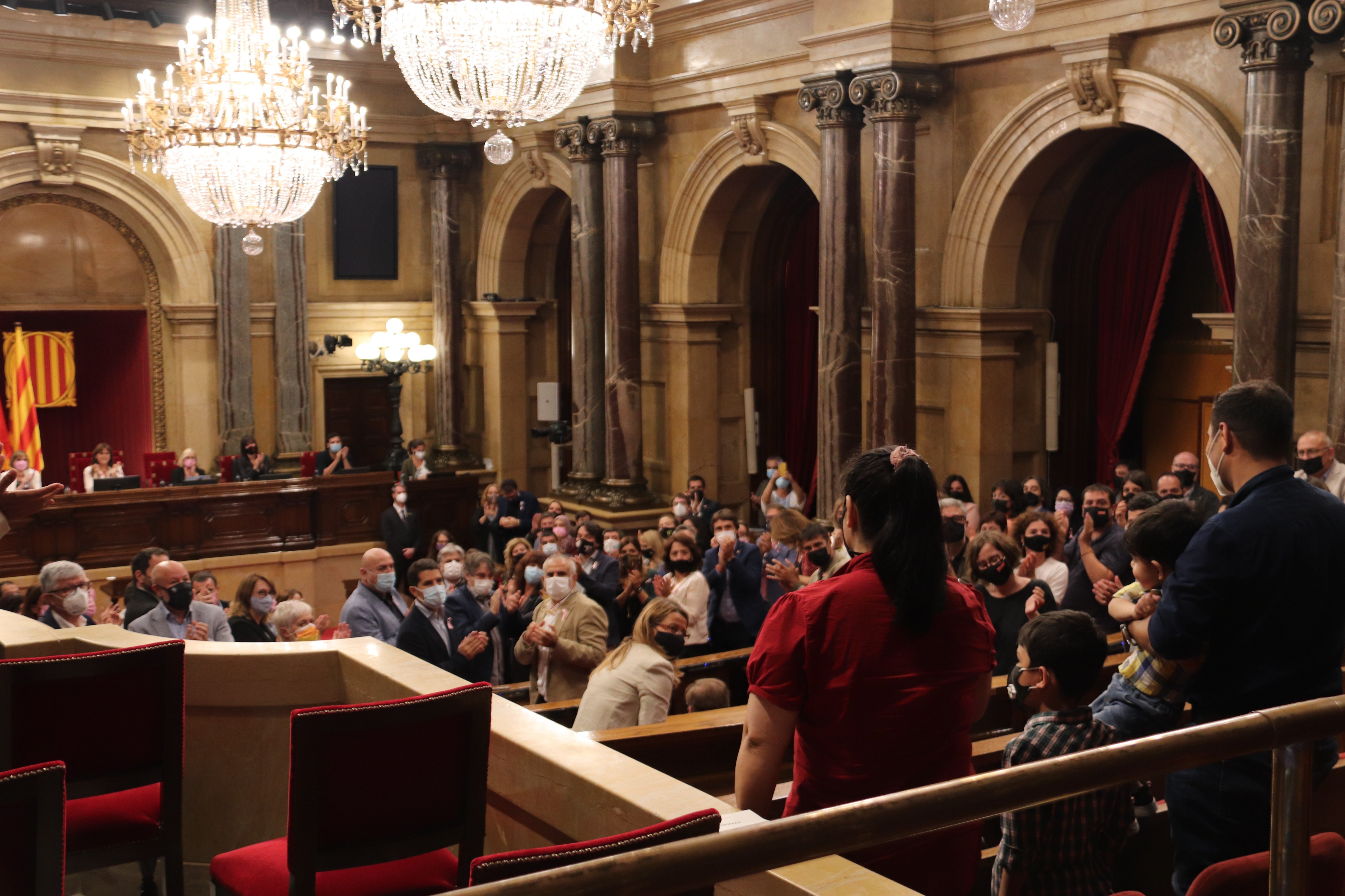 Refugiados afganeses invitados pleno Parlament Refugiados afganeses invitados pleno Parlament