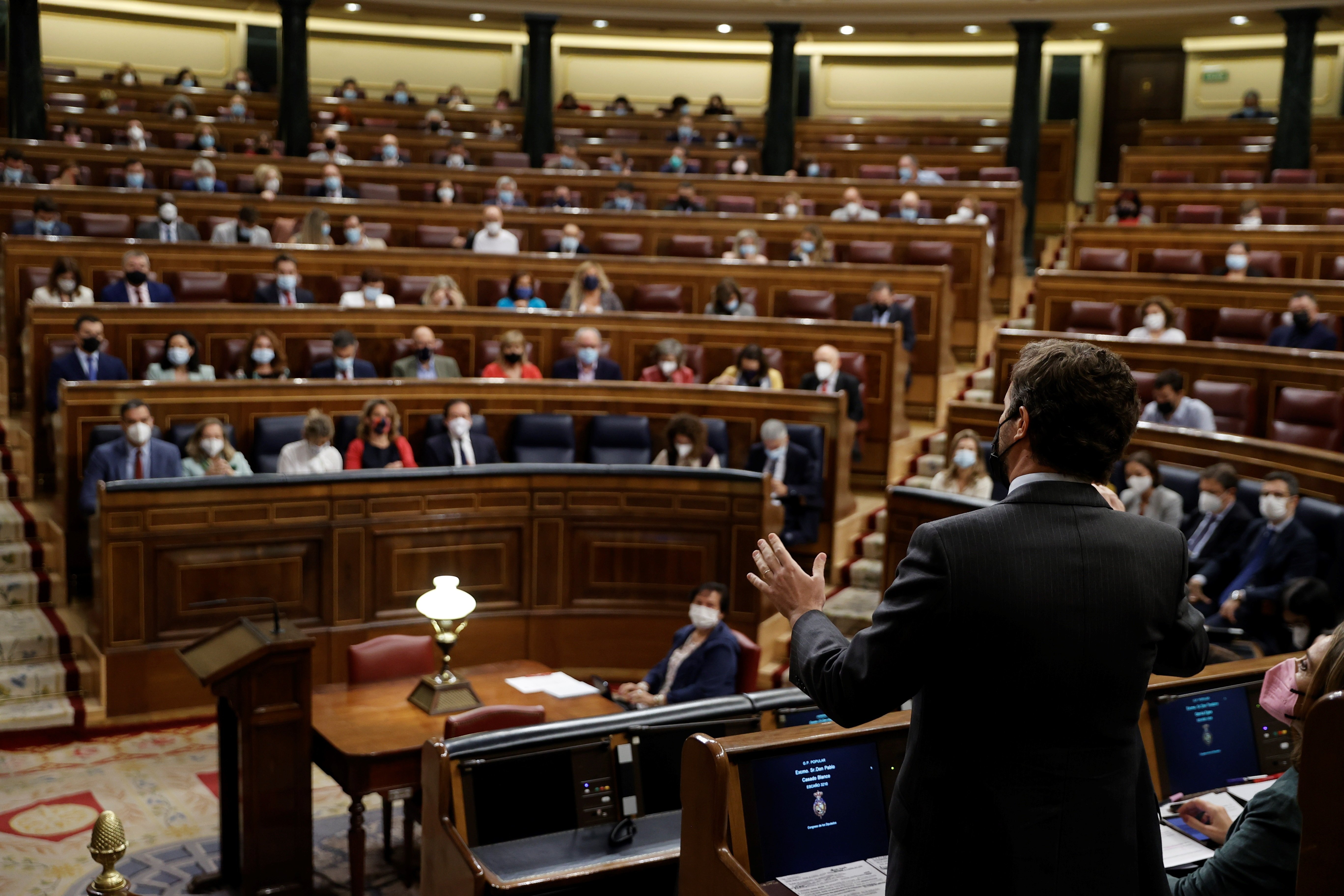 Sánchez i Casado se les tenen al Congrés per ETA i els pactes amb Bildu