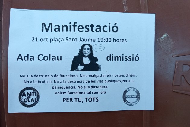 carteles fuera colau sant andreu foto jordi palmer (2)