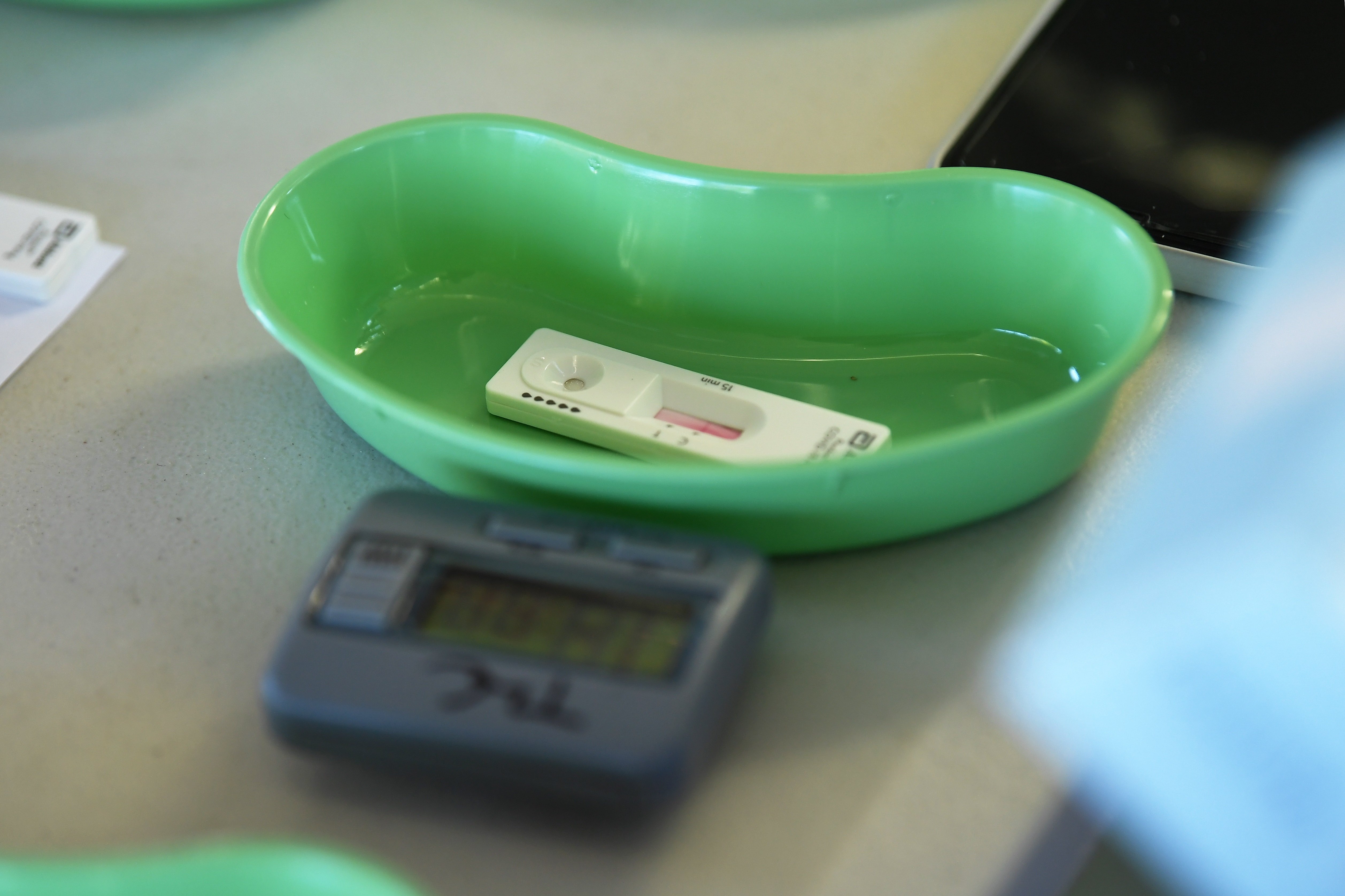 Covid a Catalunya: els contagis notificats superen la barrera dels 600