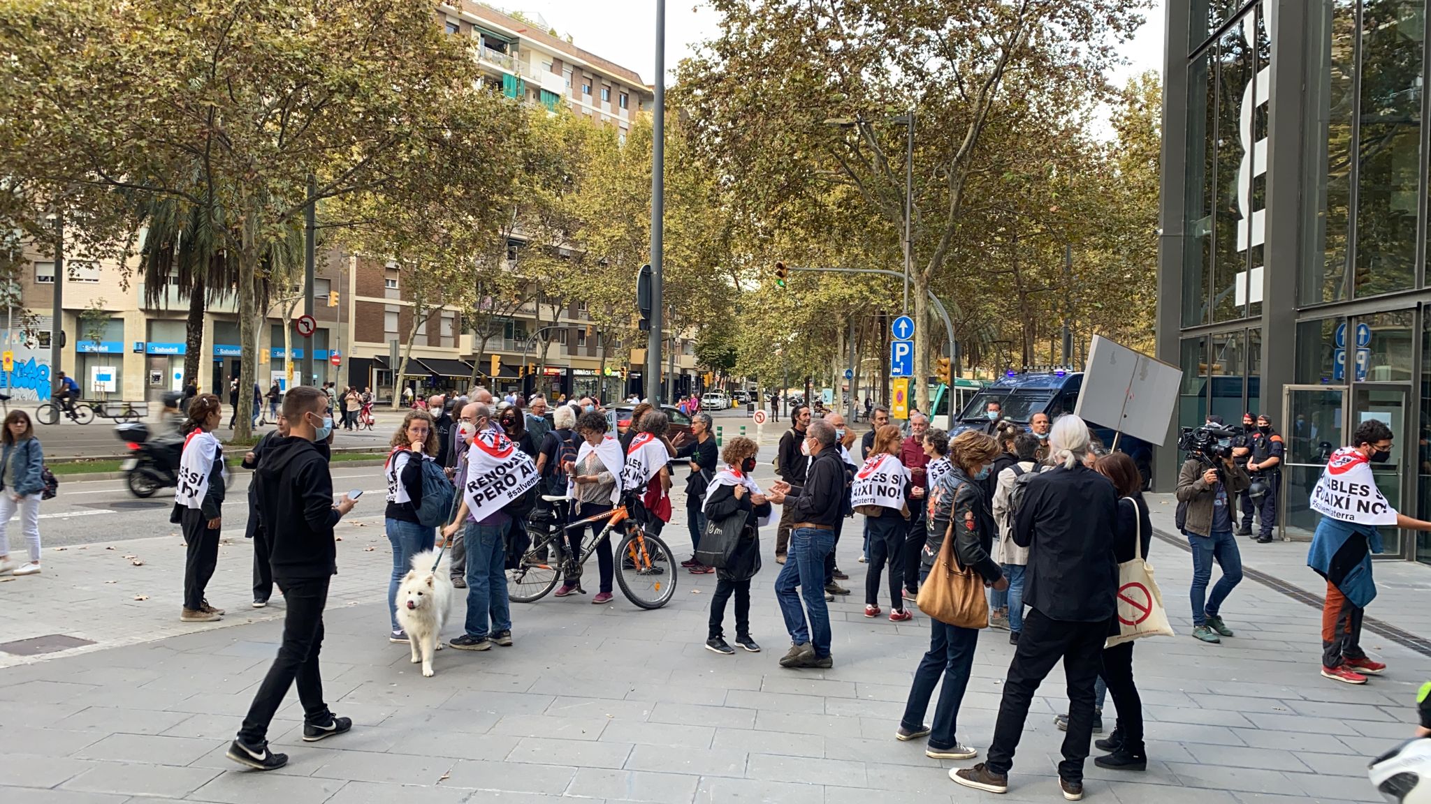 concentracion contra plan energias renovables govern - adrià rovira