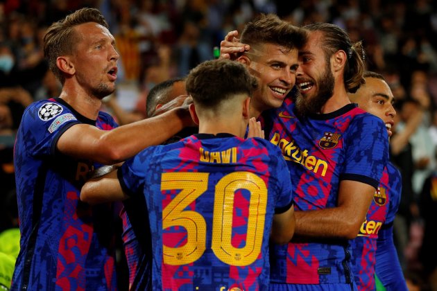 Gerard Pique Mingueza Gavi Dest Luuk de Jong celebracion gol Barca EFE