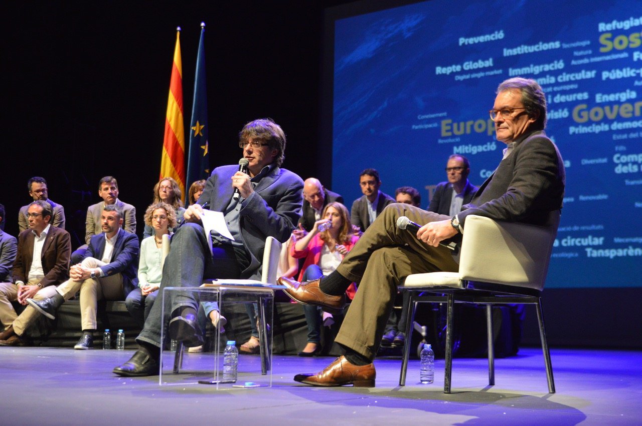 Puigdemont i Mas defensen una Catalunya dins els "Estats Units d'Europa"