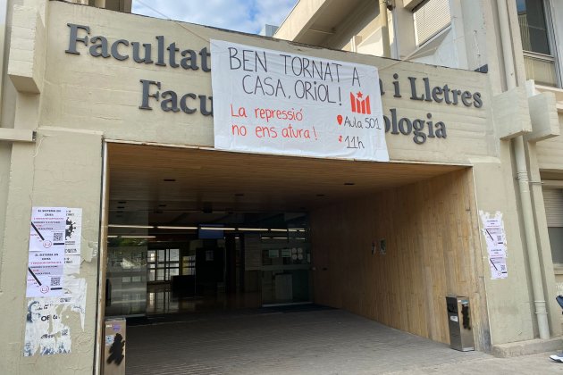 pancarta bienvenida oriol junqueras uab Carme Rocamora
