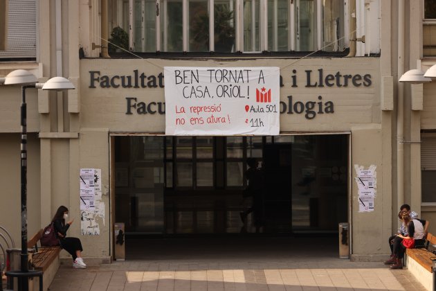 UAB, pancarta, Oriol Junqueras - Sergi Alcàzar