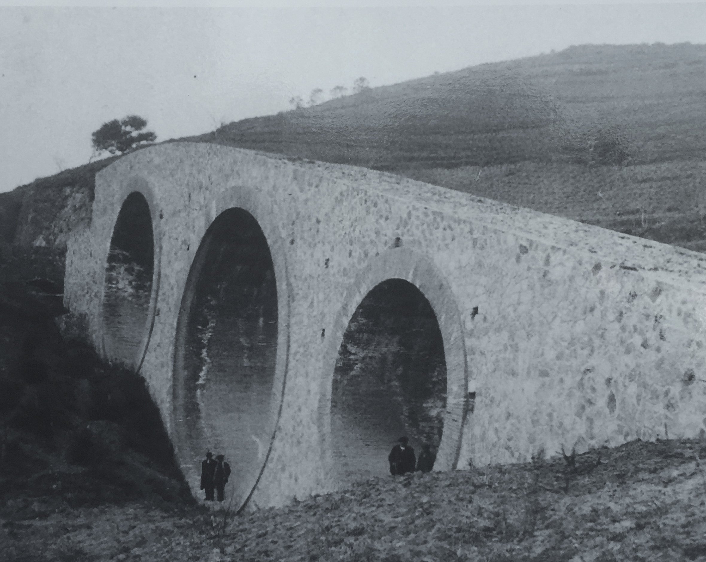 El Pont dels Tres Ulls, el sorprendente acueducto sepultado de Barcelona