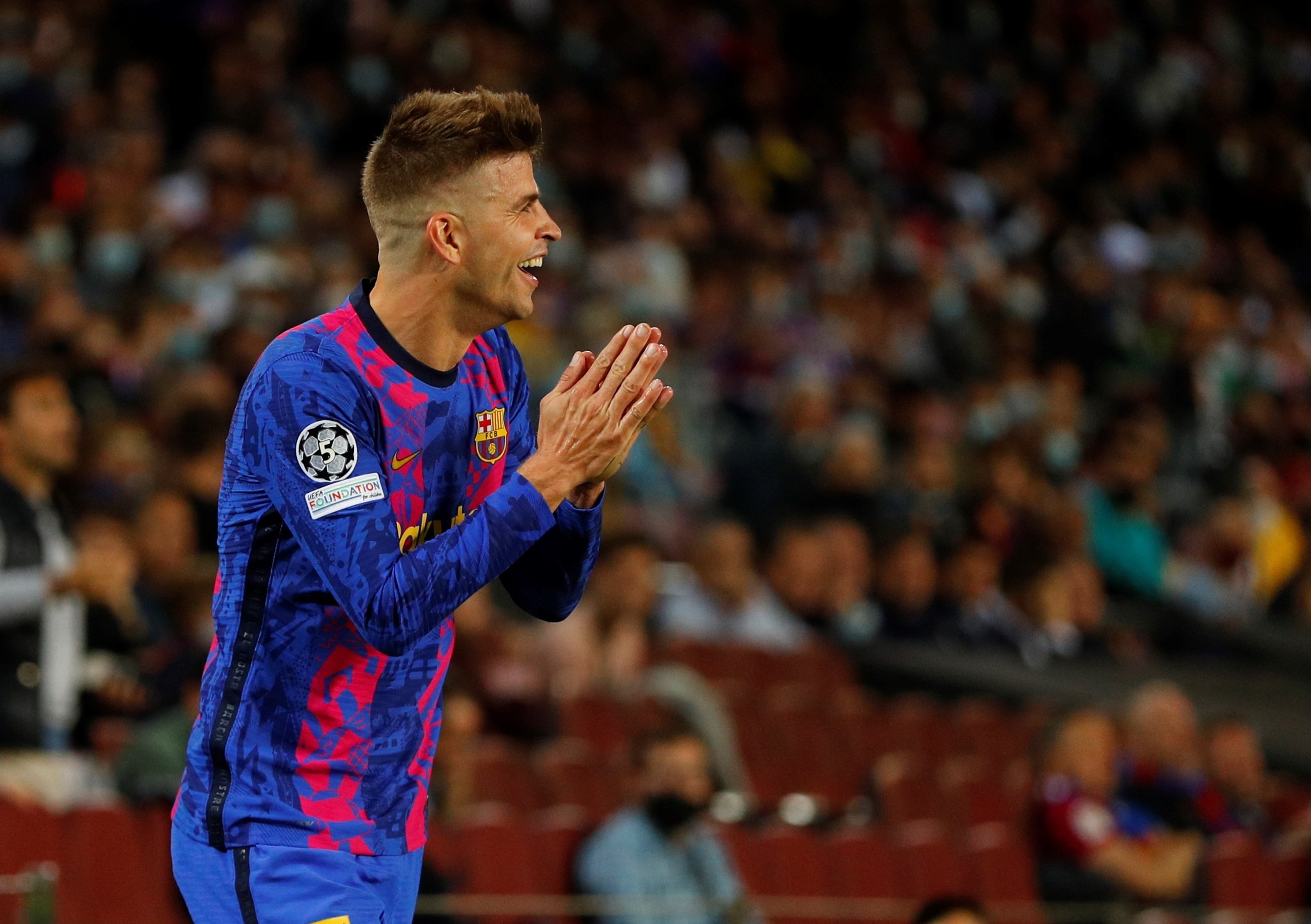 Piqué no vol ser suplent, però Xavi Hernández té un pla pitjor que el col·loca fora del Barça