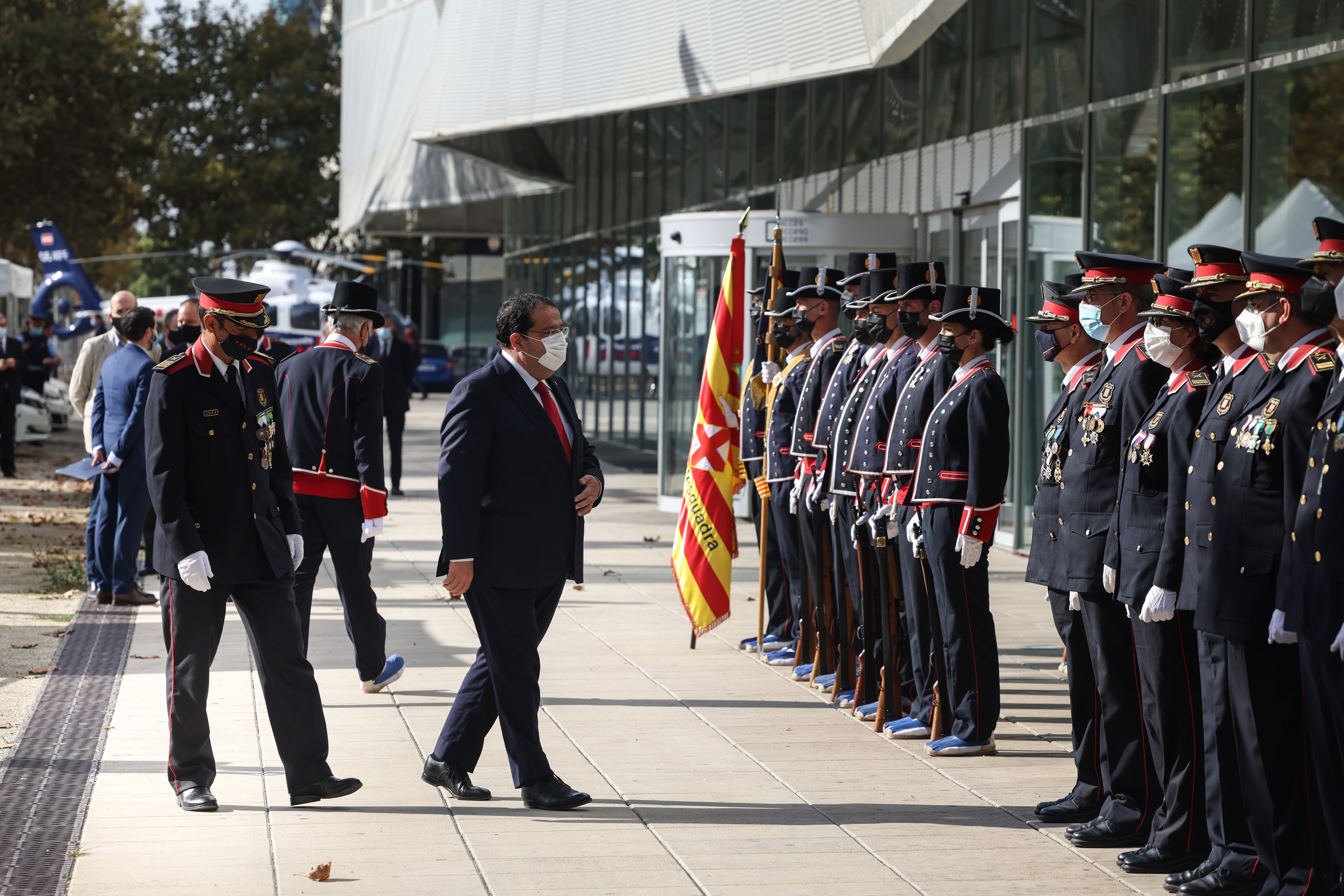 El Parlamento blinda a los Mossos: agradece su tarea con la abstención de la CUP