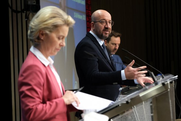 la presidenta de la Comisión, Ursula von der Leyen, y del presidente del Consell, Charles Michel / ACN