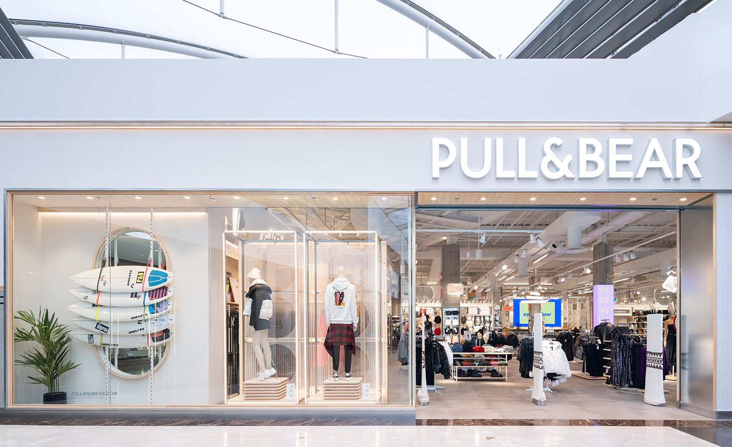 Pull&Bear: segones rebaixes i una meravella d'armilla efecte pell per menys de 20 euros