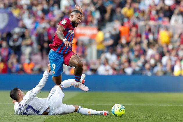 Memphis Depay Lucas Vazquez Barca Reial Madrid Clasico EFE