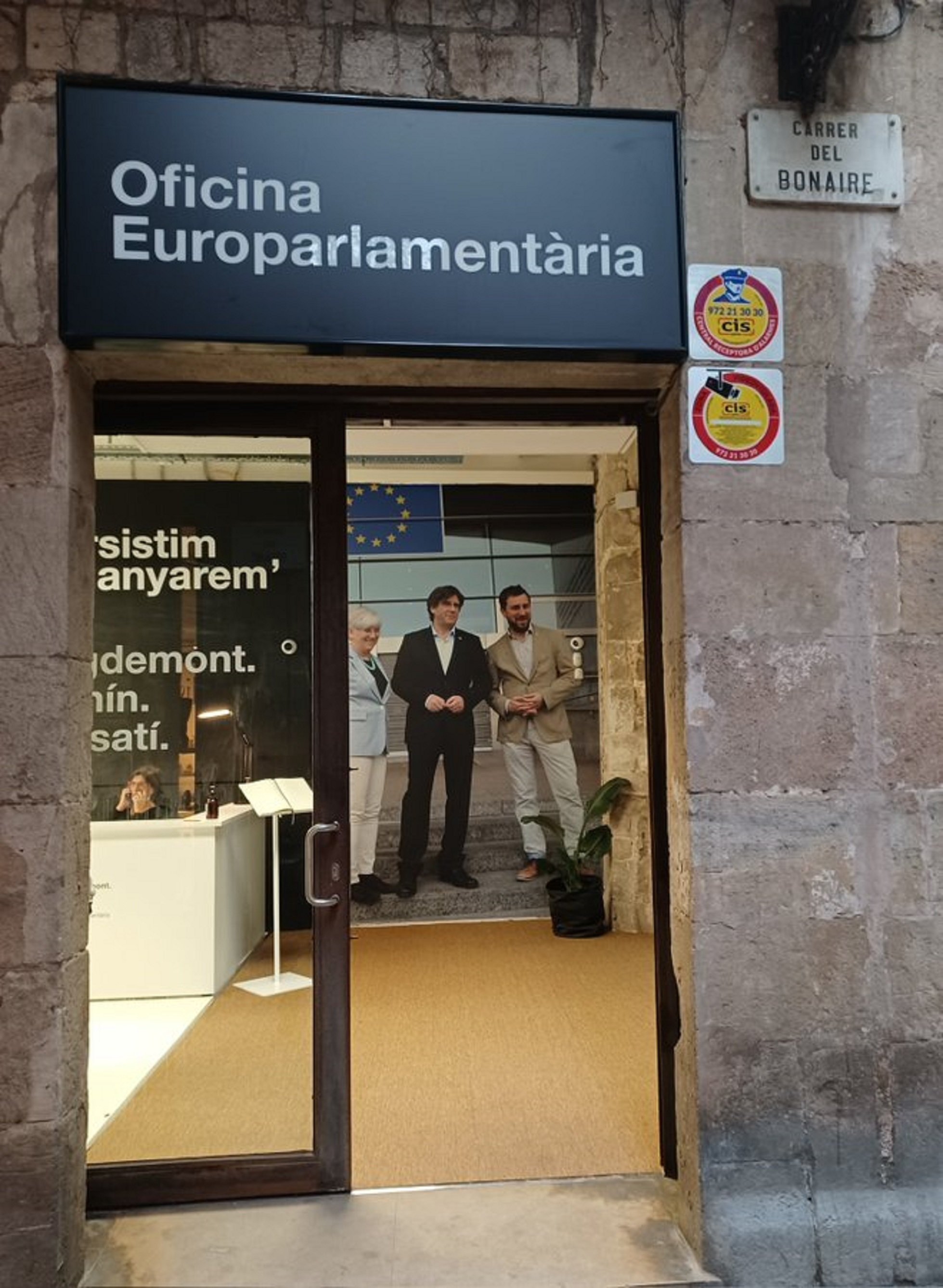 Oficina Puigdemont Barcelona JUnts y LLiures para|por Europa