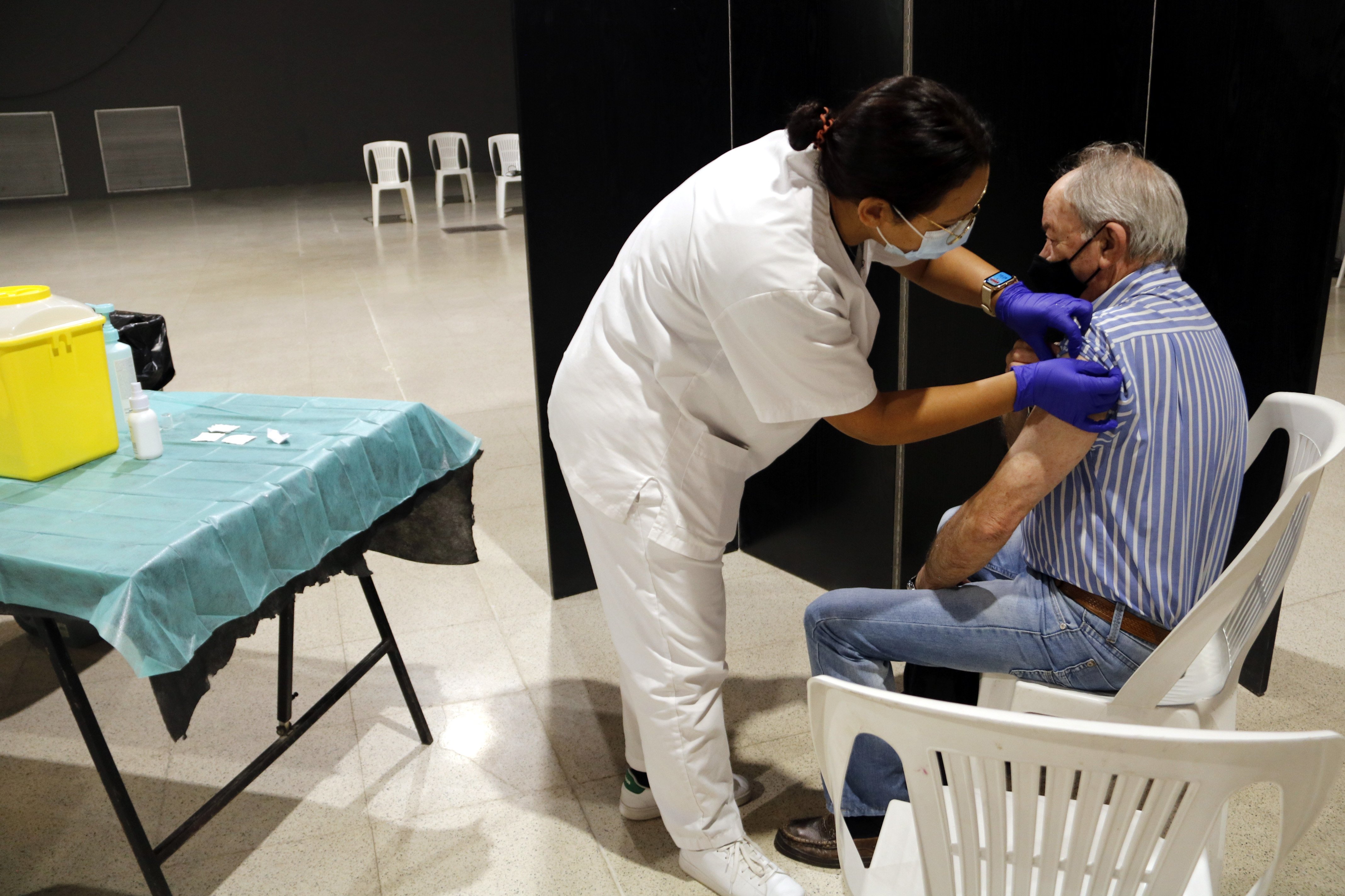 Vía libre a la vacunación de la gripe y terceras dosis covid a mayores de 70