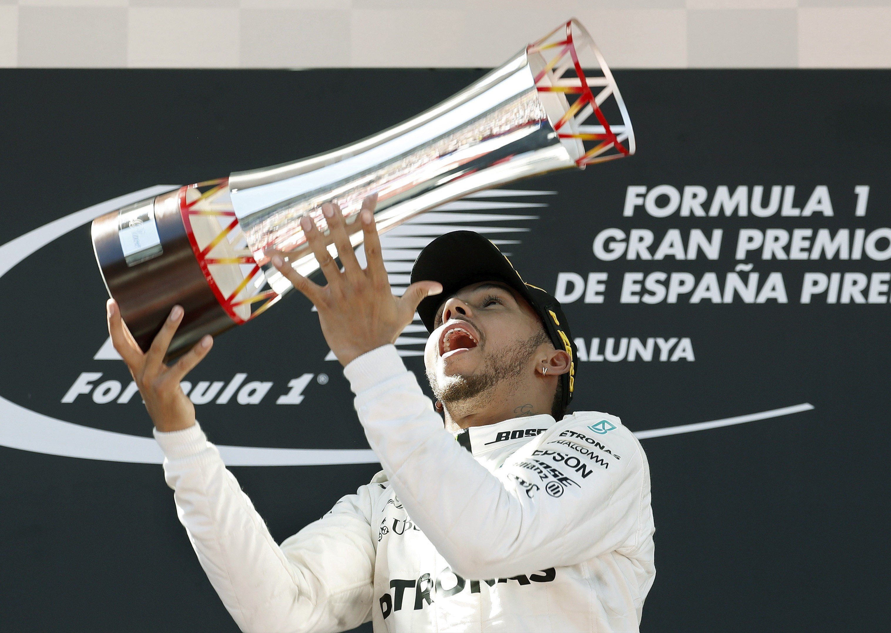 Hamilton gana el combate de Montmeló