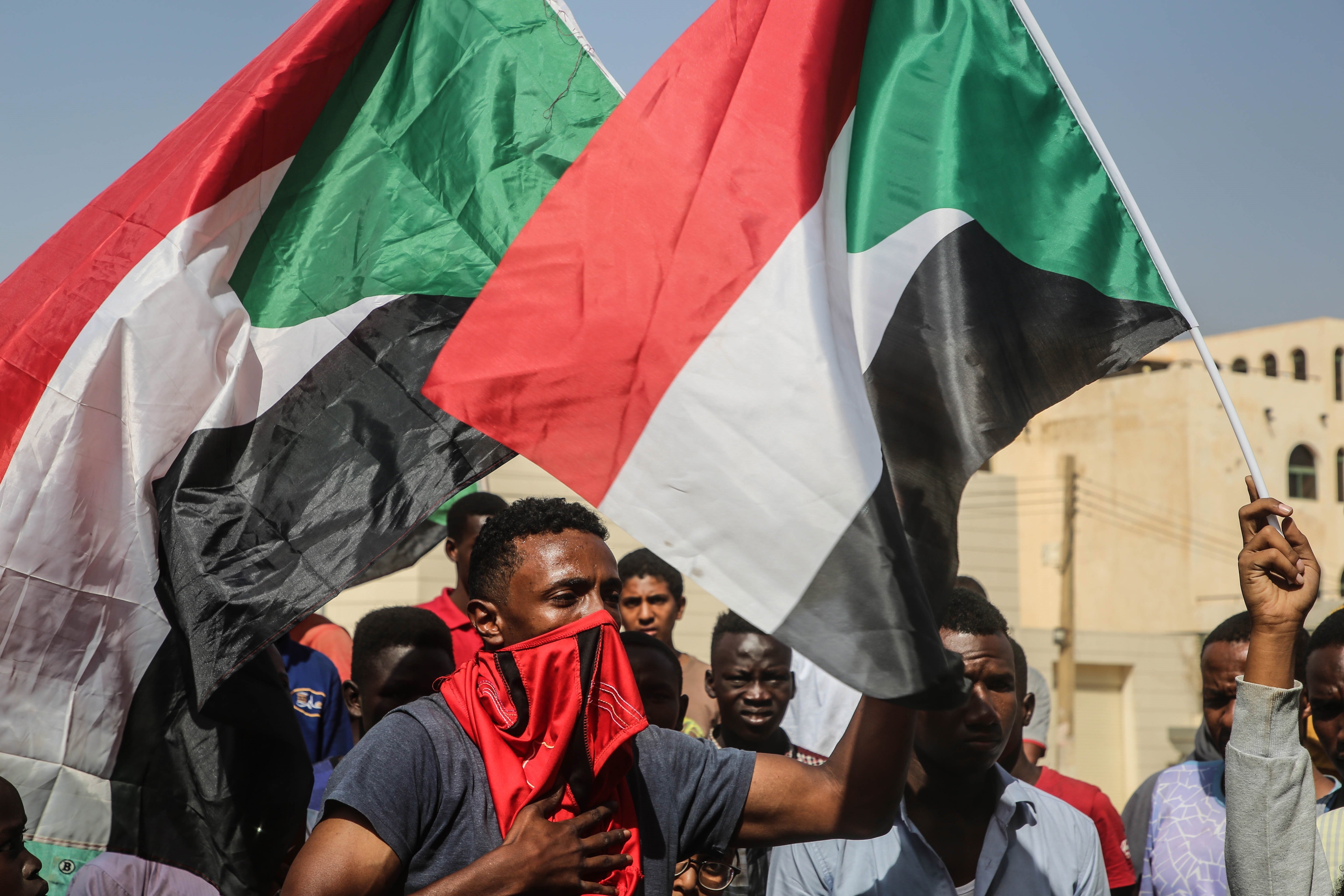 El ejército de Sudán da un golpe de estado y arresta al primer ministro