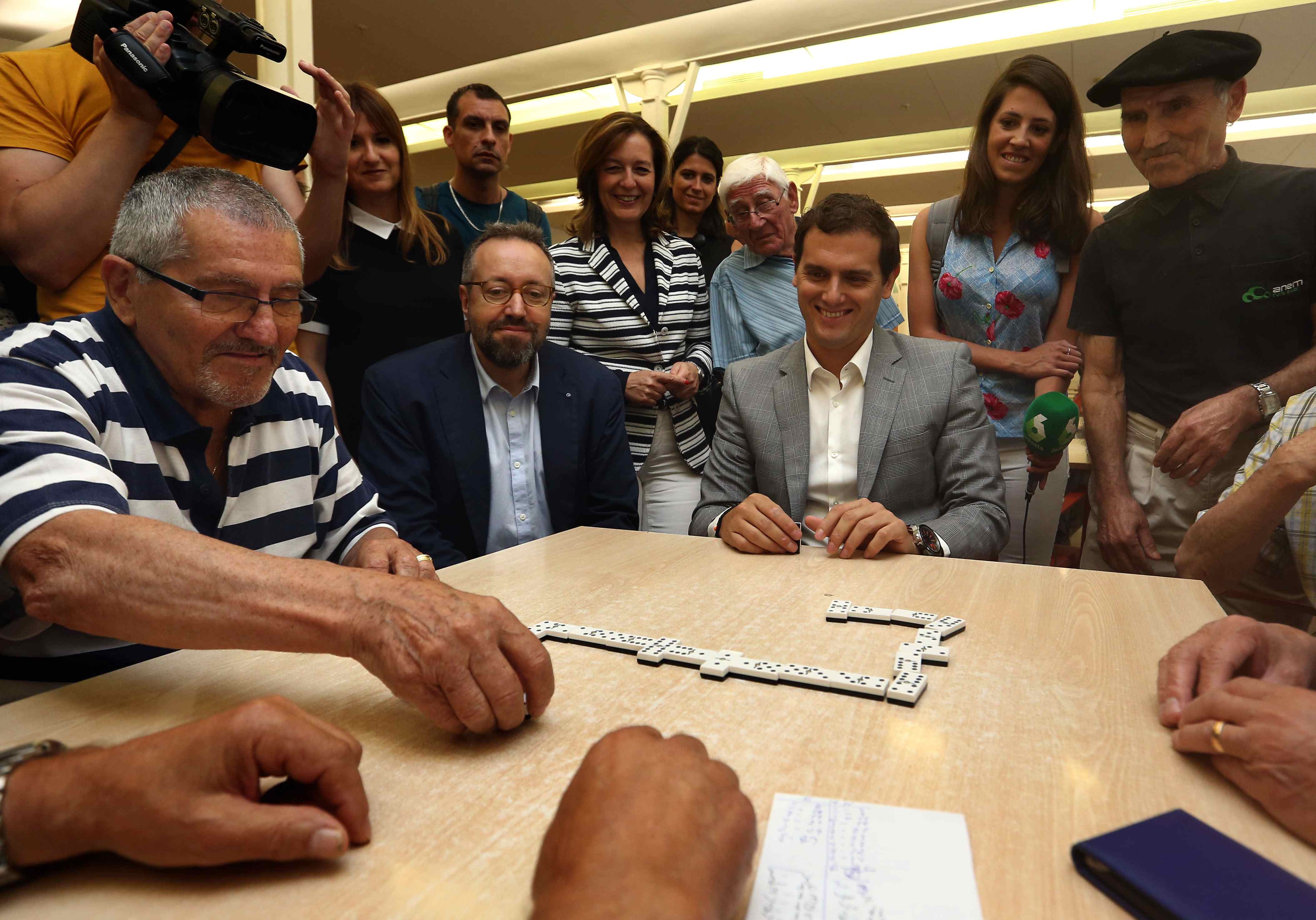 Rivera adverteix que votarien contra la investidura de Rajoy