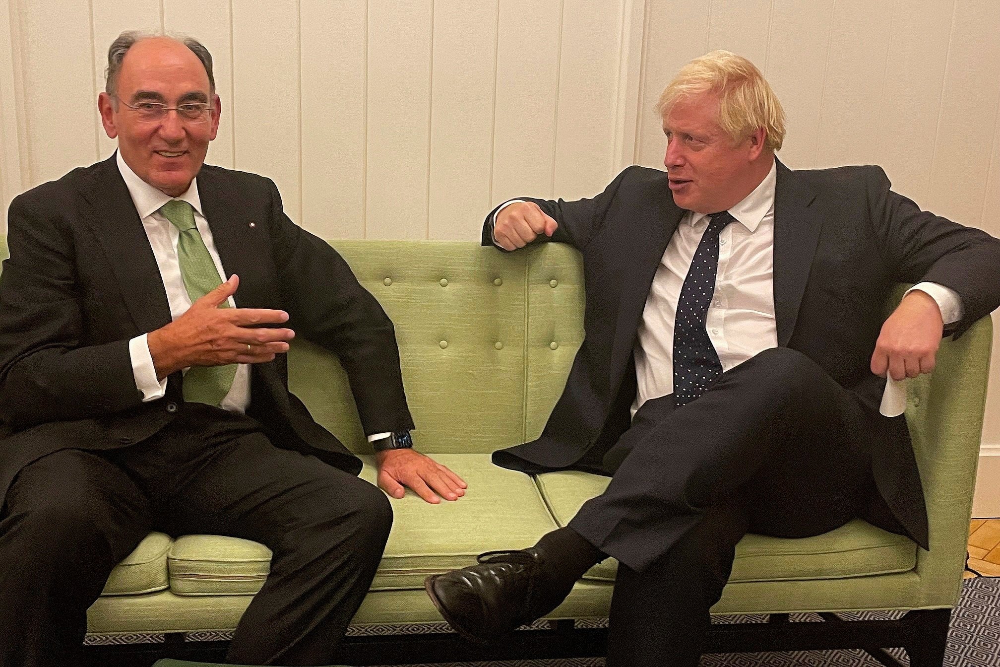  El presidente de Iberdrola, Ignacio Galán (i), durante su reunión con el primer ministro del Reino Unido, Boris Johnson Efen