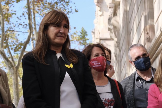Presidenta Parlamento Laura Borrás Josep Costa detención salida juzgado / Carlos Baglietto