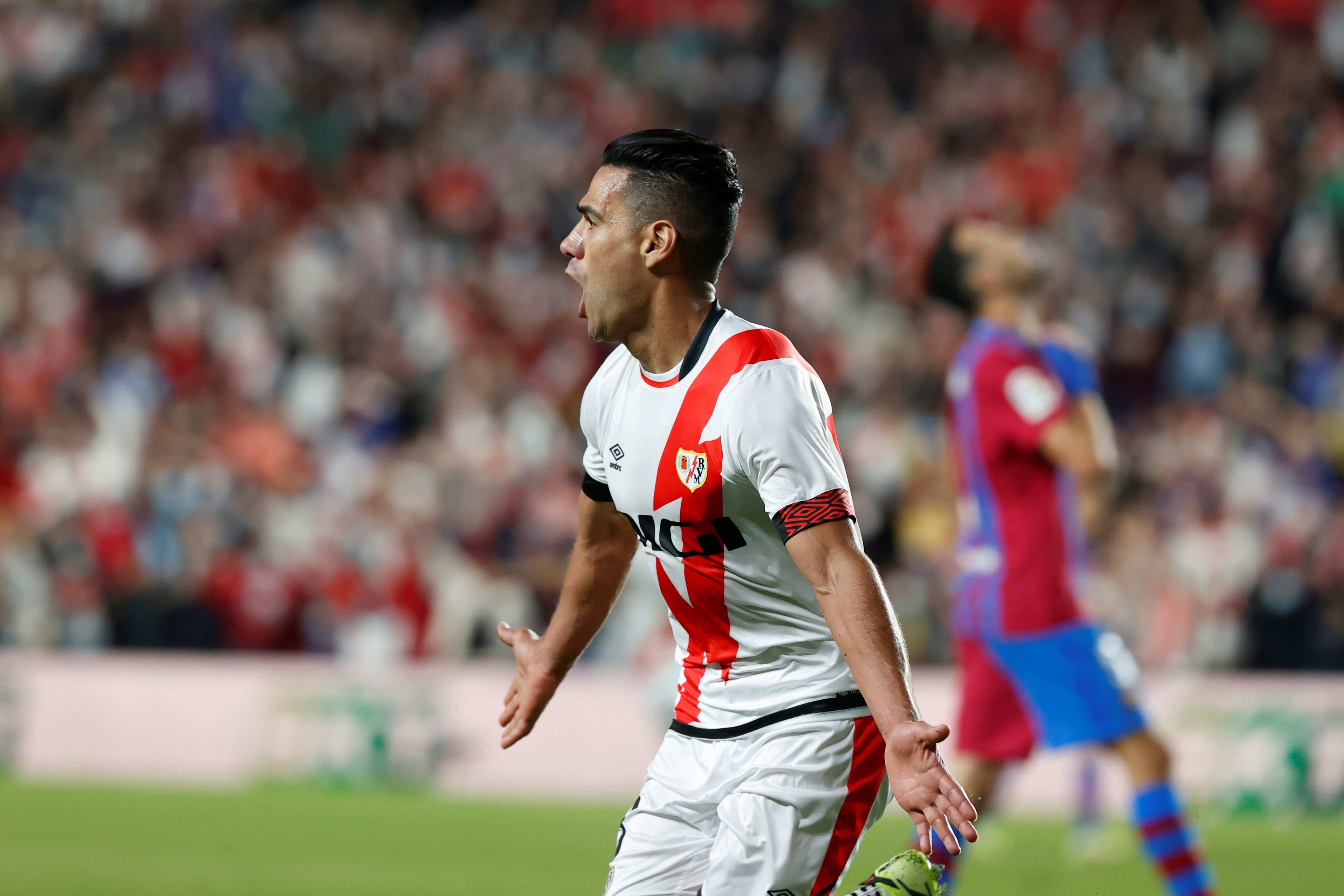 Falcao ha sido ofrecido al Barça para ser el suplente de Lewandowski