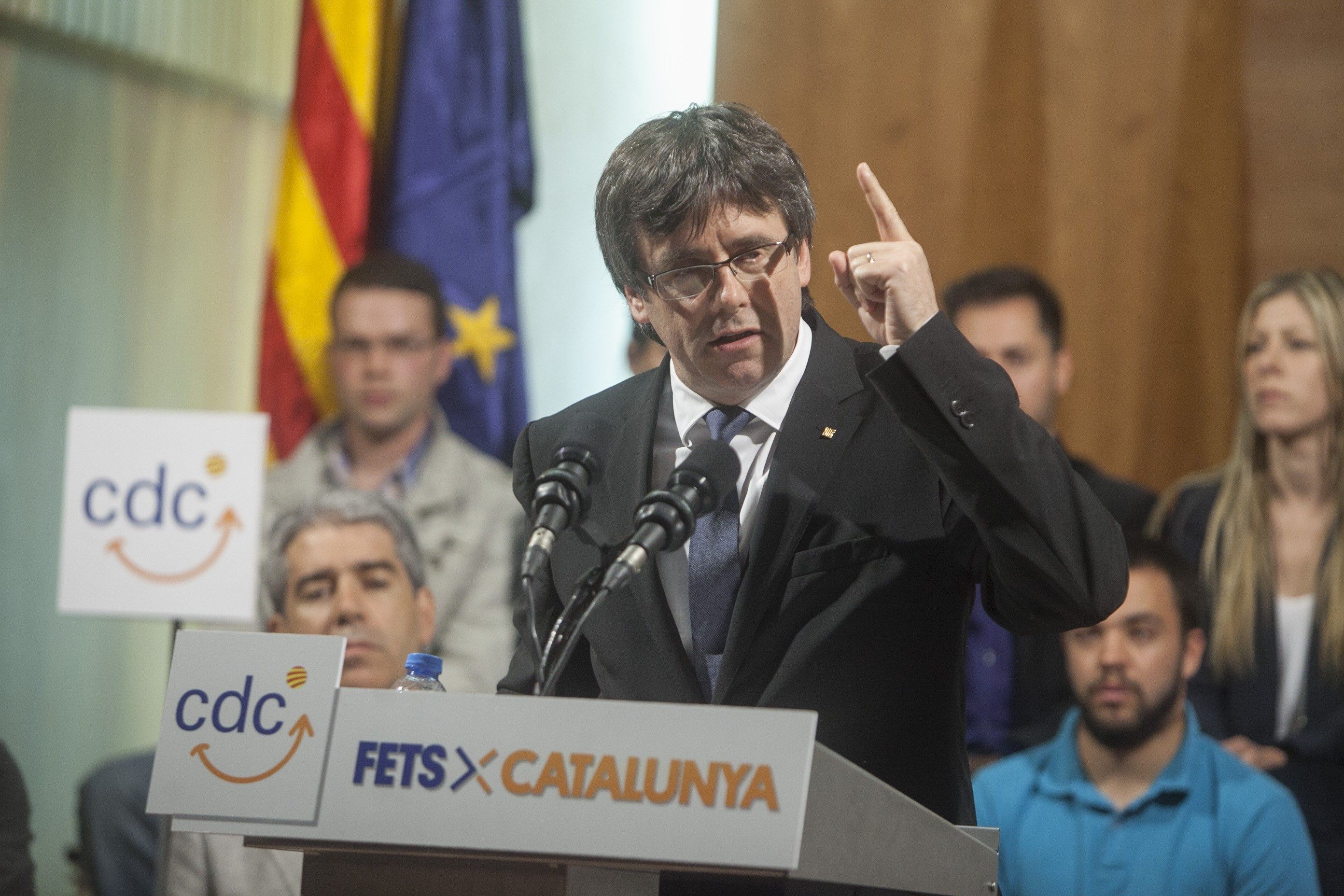 Puigdemont: “Si no sacan las garras de Catalunya que no se lamenten de que nos marchemos”