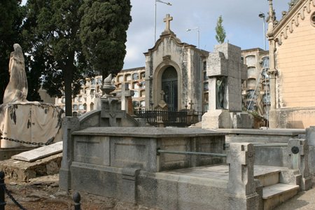 Tots els cementiris del municipi de Barcelona (i dos que com si ho fossin)