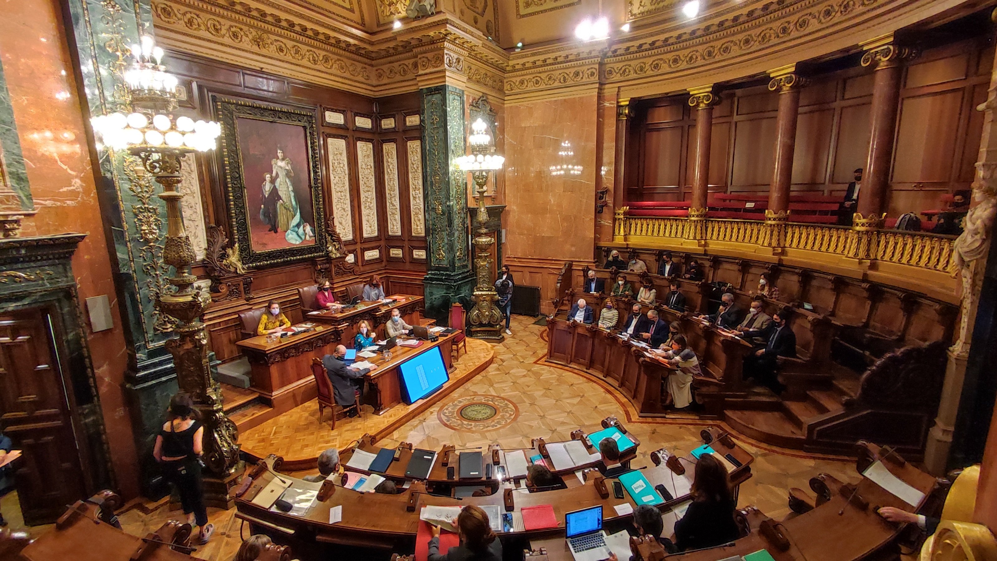 Restricciones covid: el pleno de Barcelona vuelve a ser semipresencial