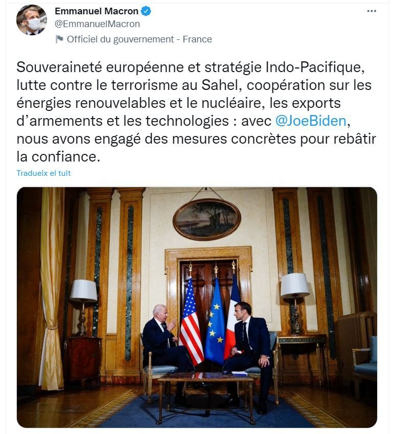 macron TUIT