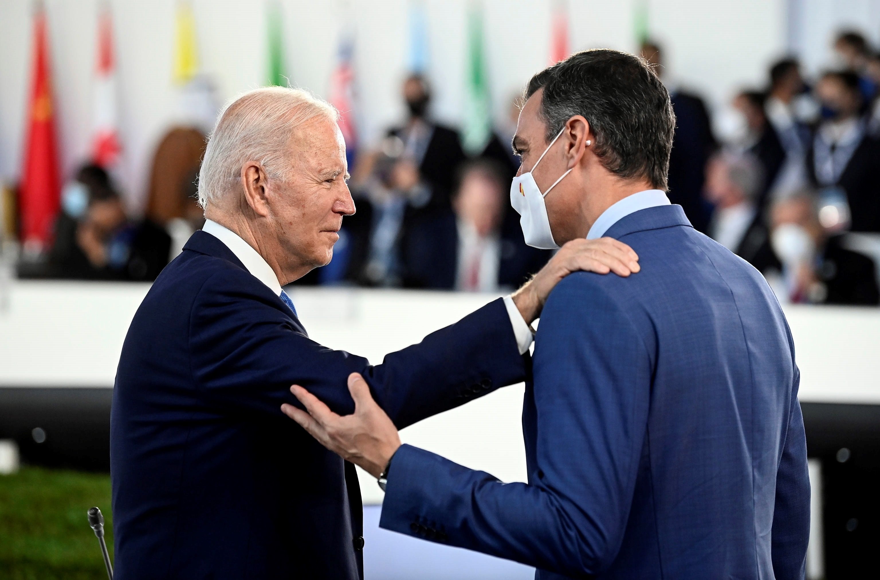 Victòria pírrica: Sánchez aconsegueix conversar 30 segons amb Biden