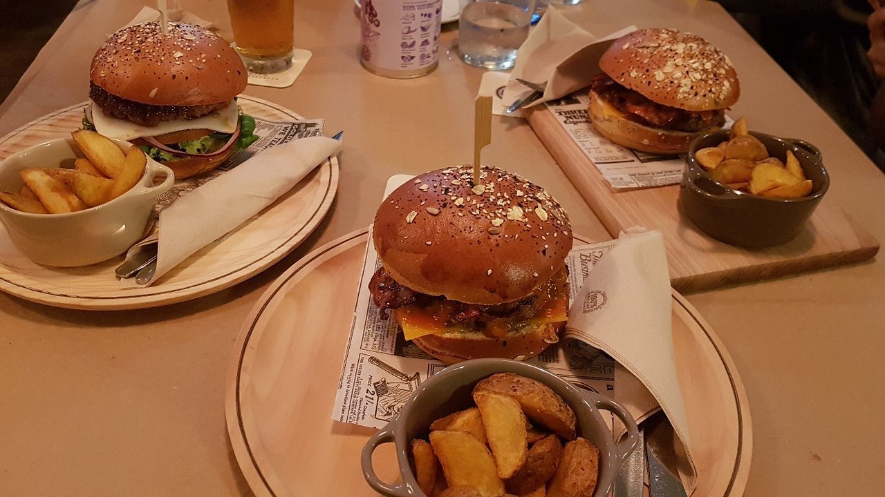 En Gijón el restaurante barato mejor valorado te permite disfrutar de una experiencia americana