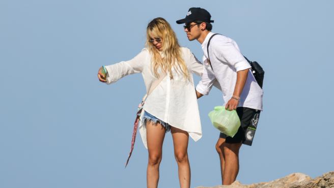 Danna Paola y Álex Hoyer