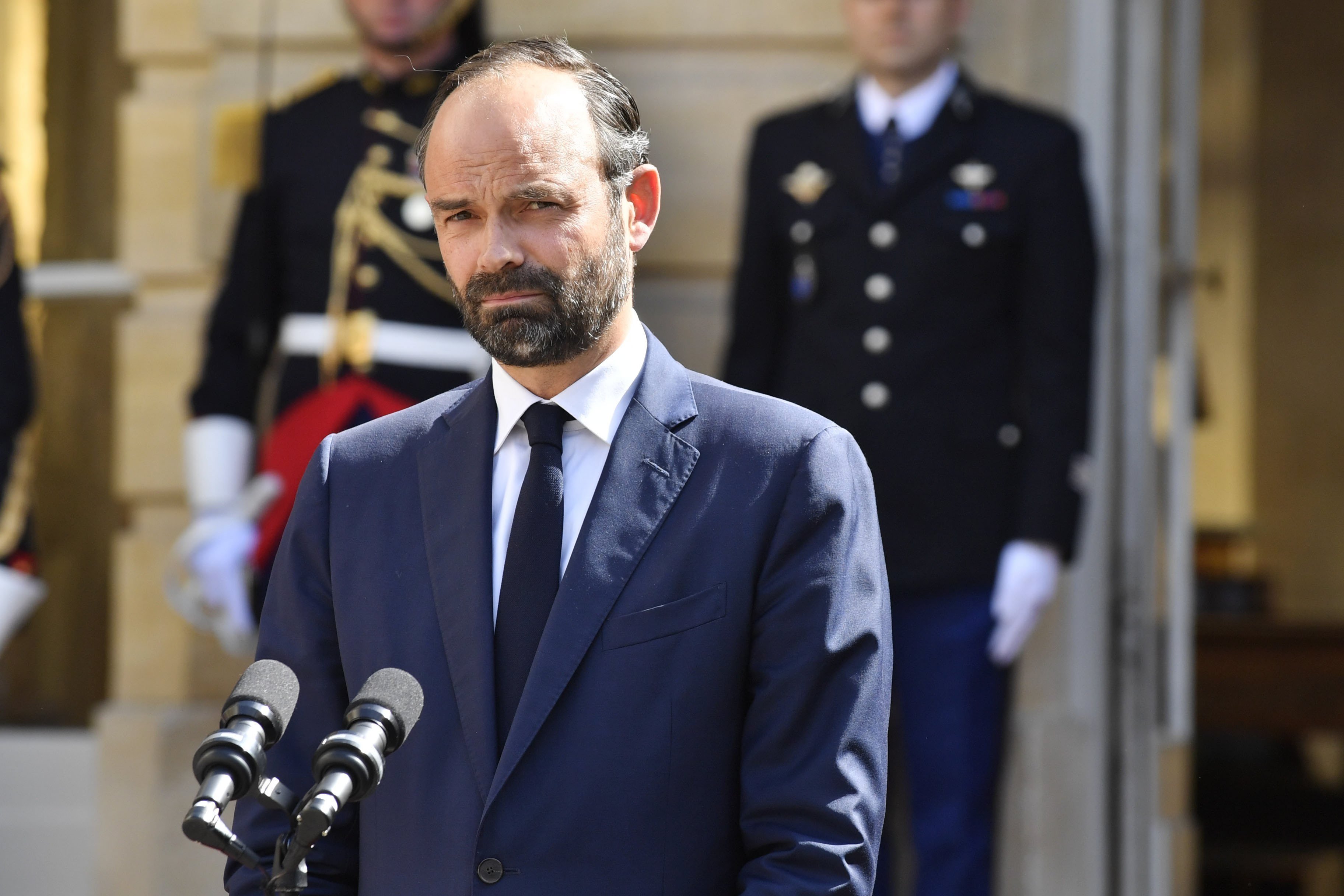 Macron nombra al conservador Philippe como primer ministro