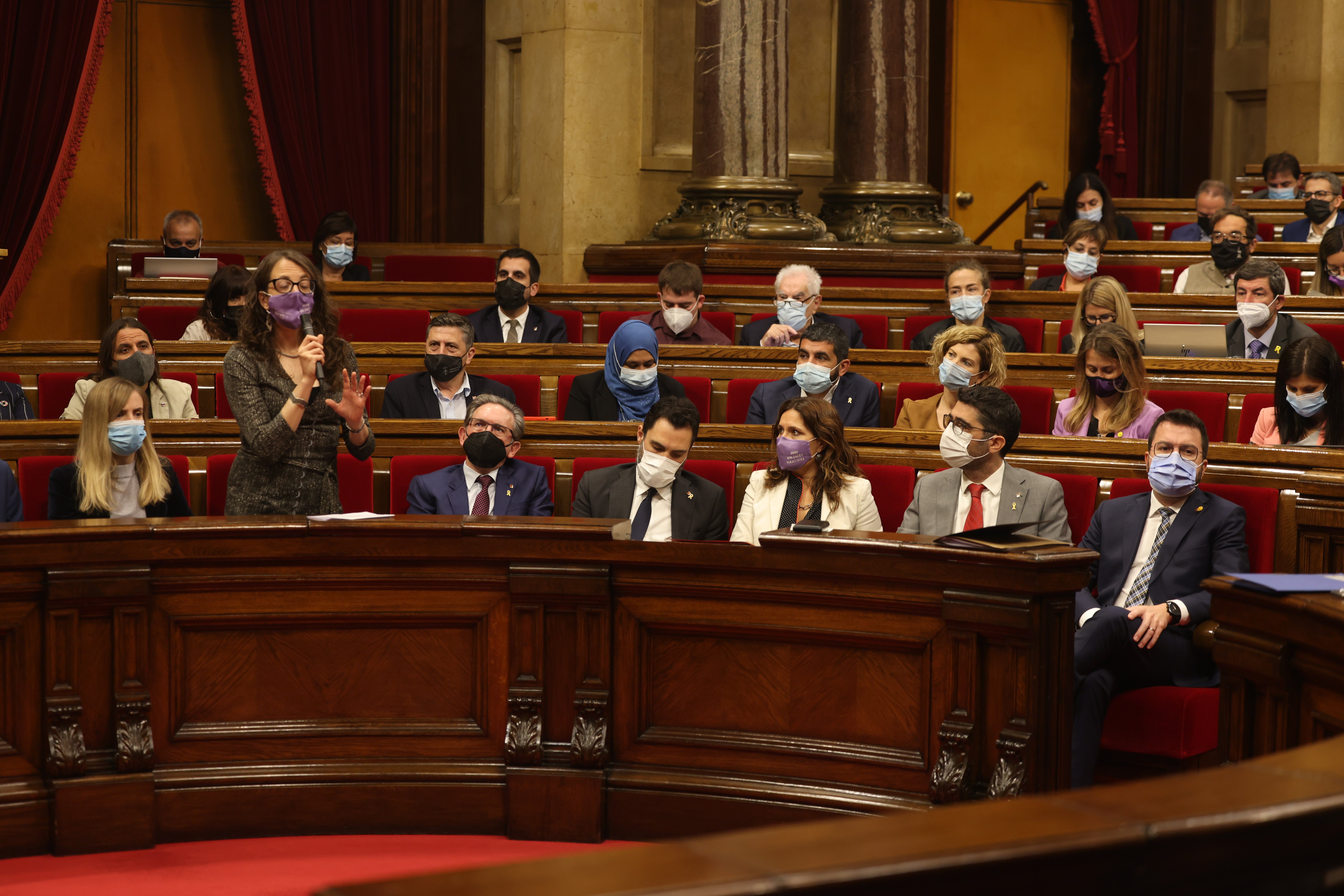 govern de la Generalitat en la sesion plenaria en el parlament / Sergi Alc+azar