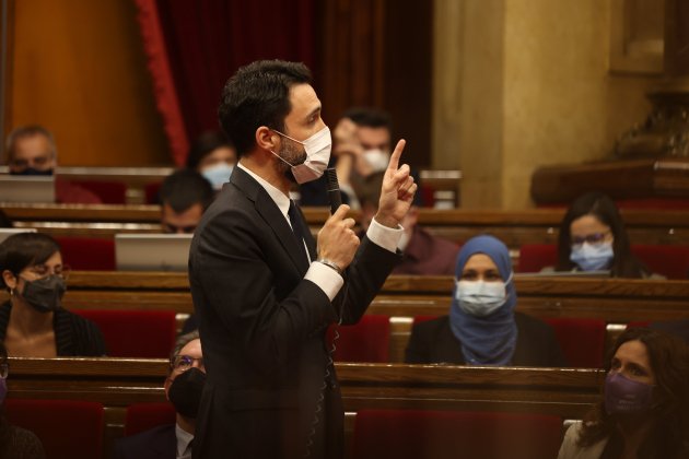 Conseller de empresa y Trabajo, Roger Torrent, ple del Parlament - Sergi Alcàzar