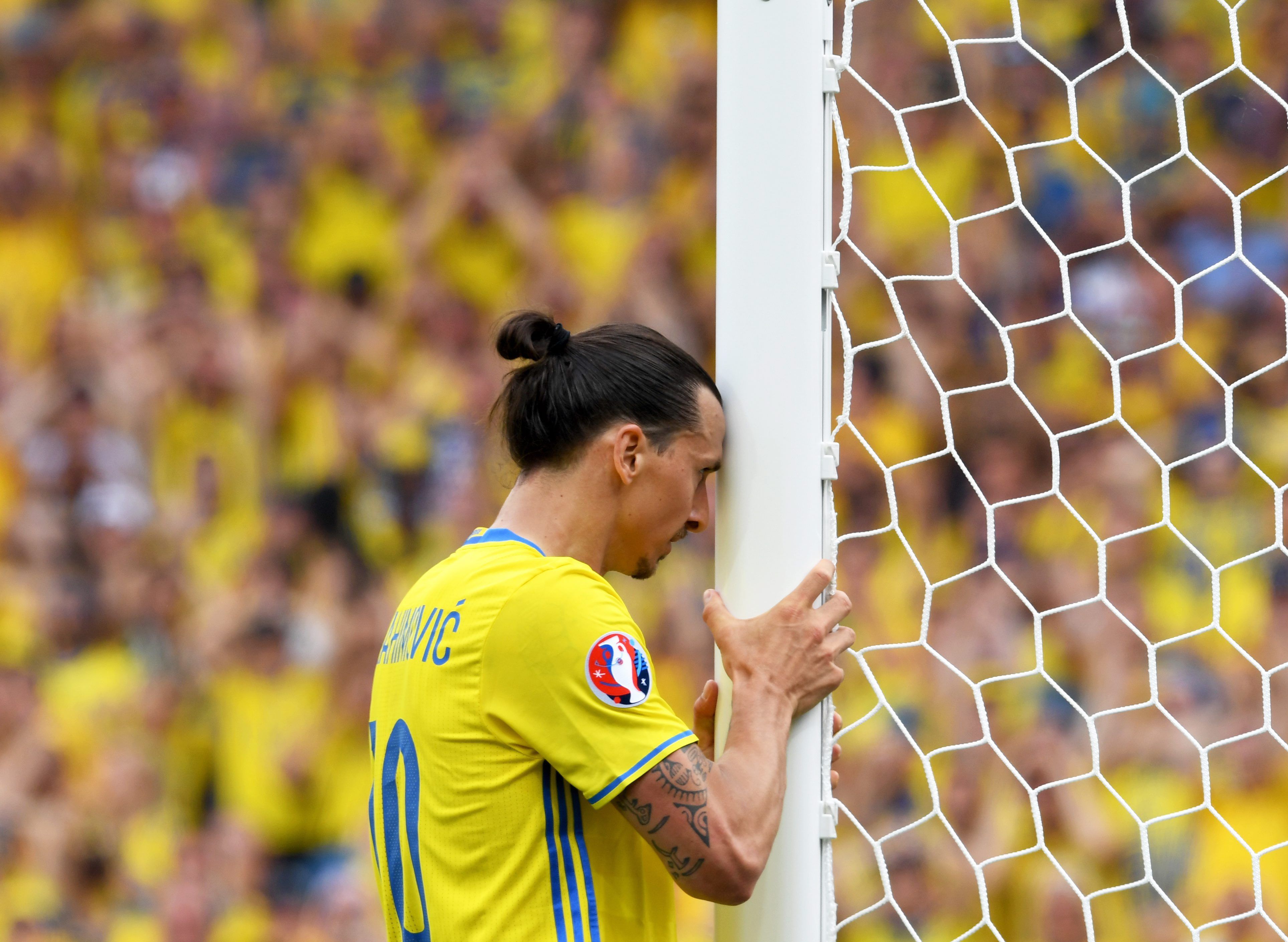 Ibrahimovic perd una aposta surrealista contra Beckham per culpa del Mundial