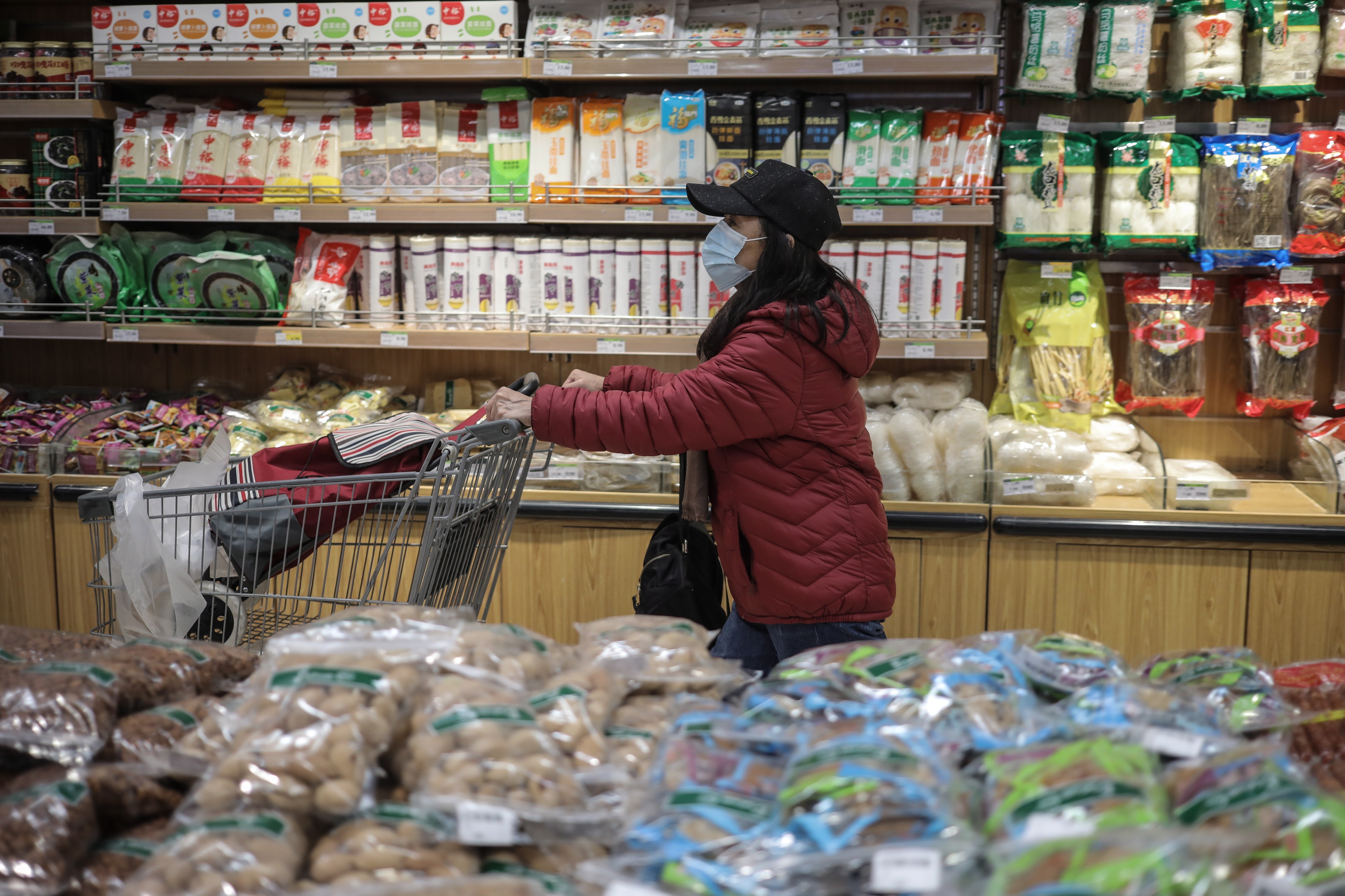 Pánico en China: instan a la población a acumular reservas por la covid