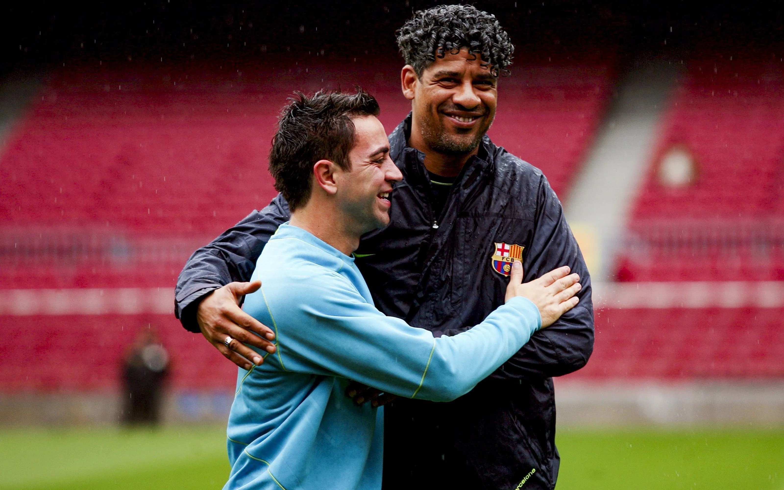 Xavi Hernández da la espalda a Frank Rijkaard