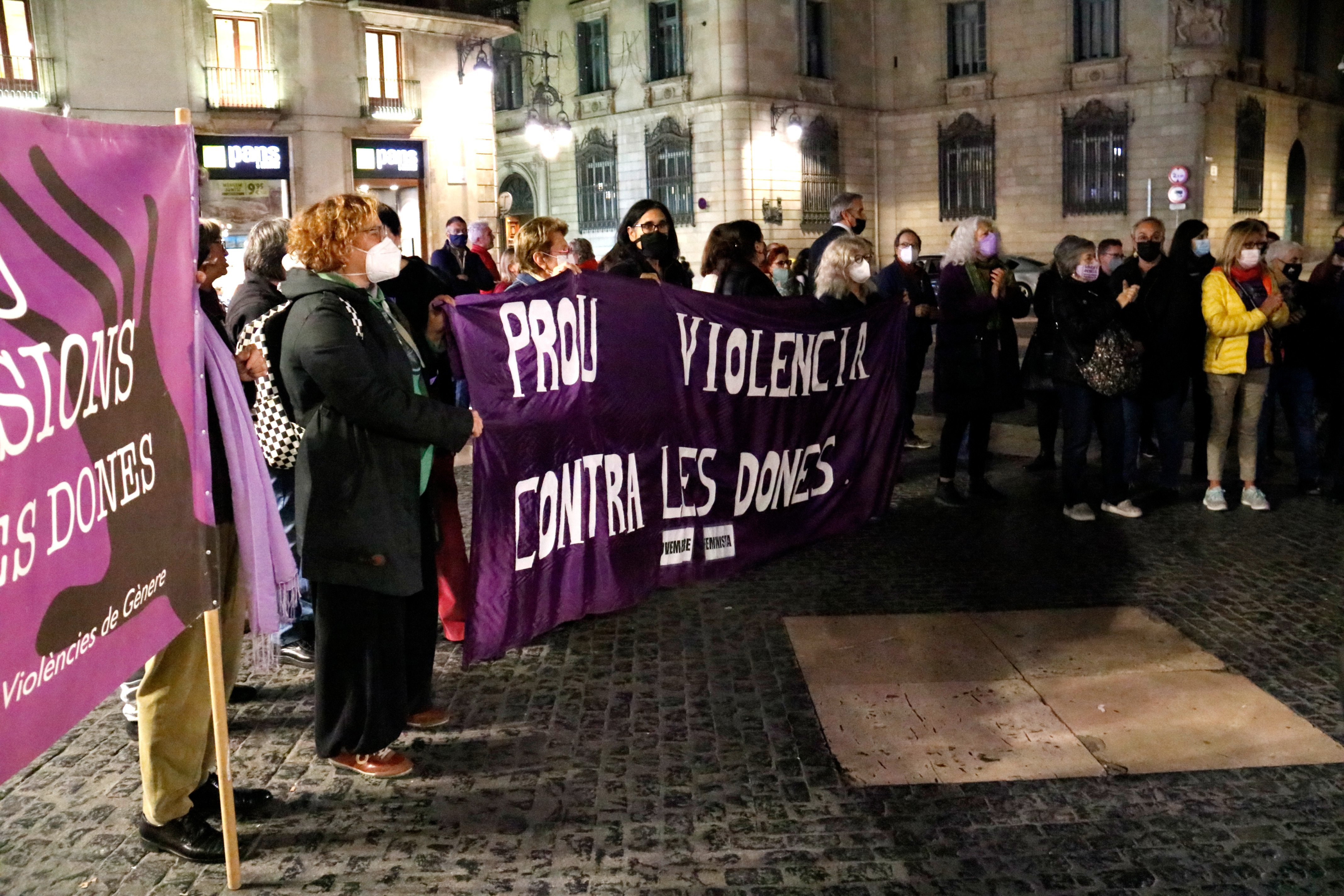 Concentracions per la violació a Igualada: "Prou violència contra les dones"