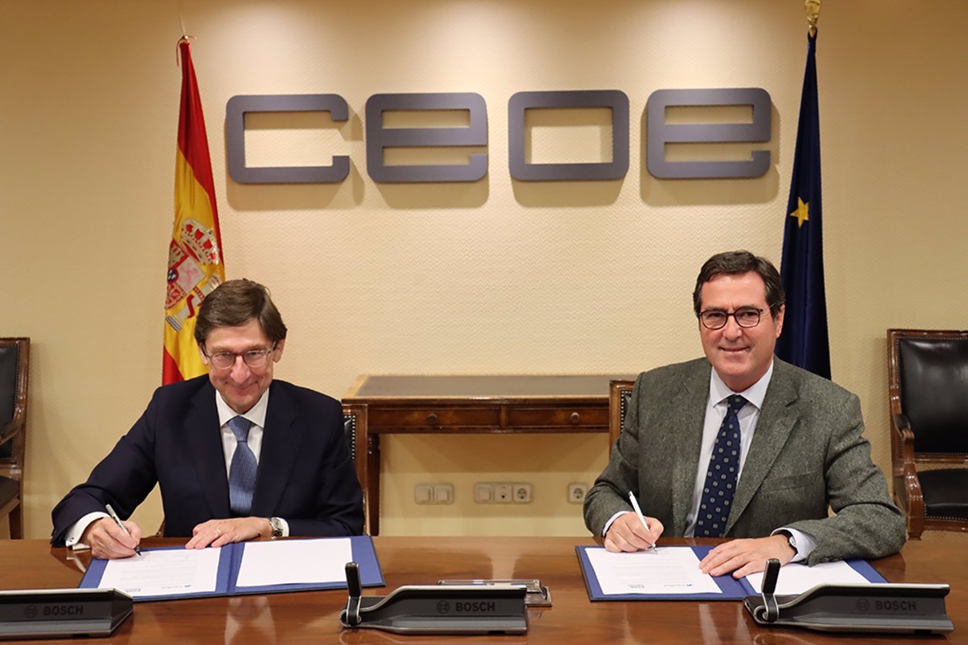 Acord de CaixaBank i la CEOE: 30.000 milions per al finançament d'empreses