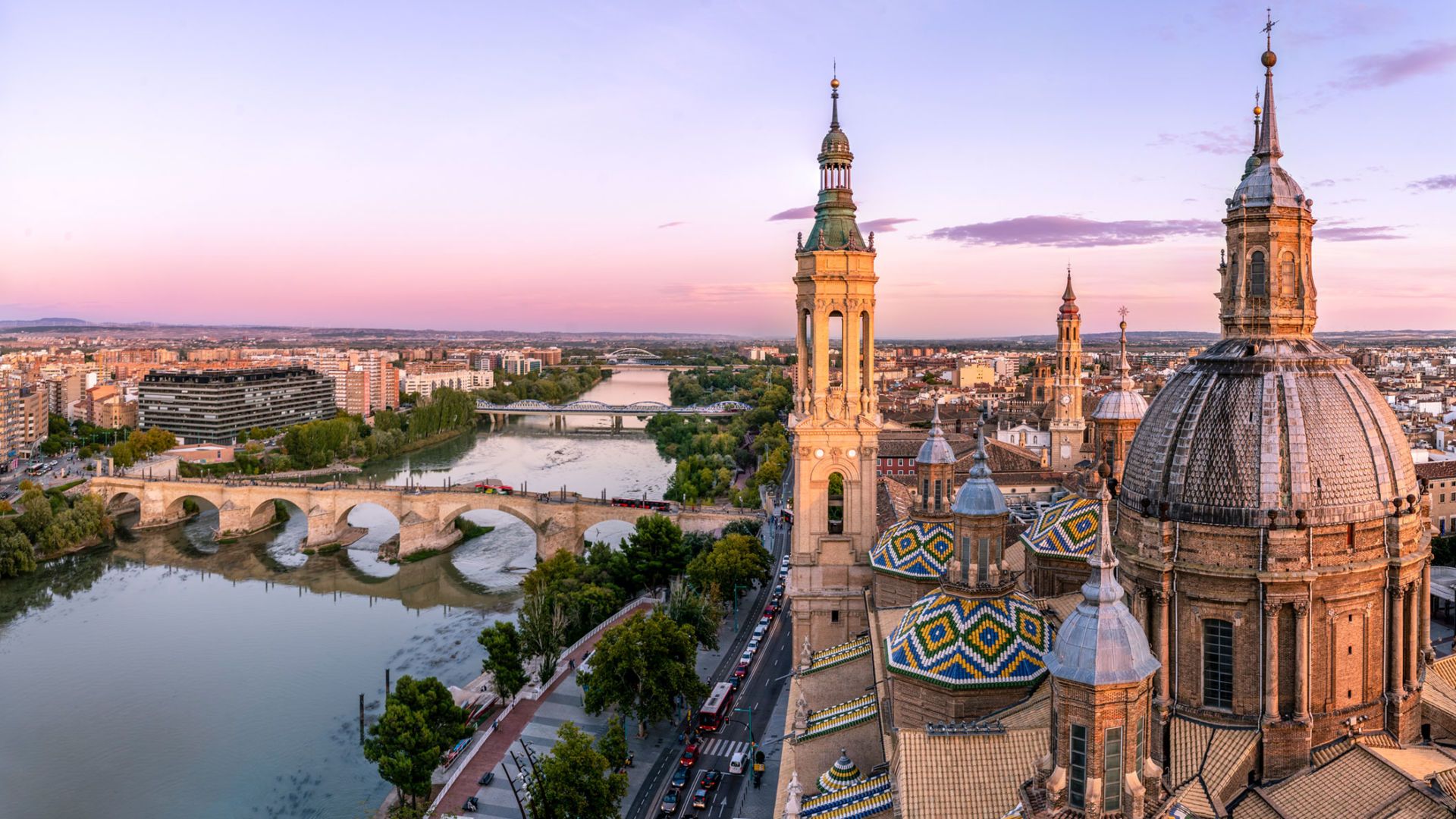 Hoteles en el centro de Zaragoza para dos por menos de 50 euros la noche