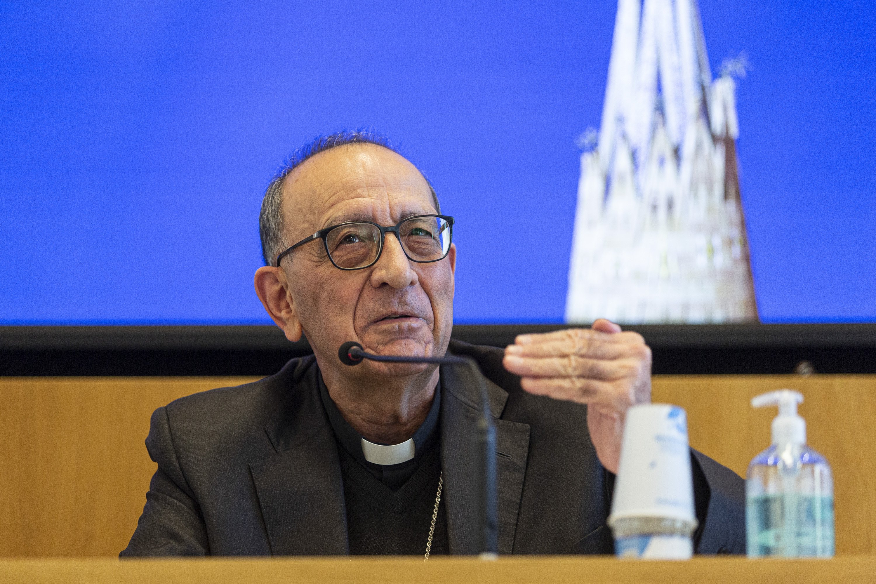 Omella reconeix que els bisbes "contribuïm a la desafecció en l'Església"