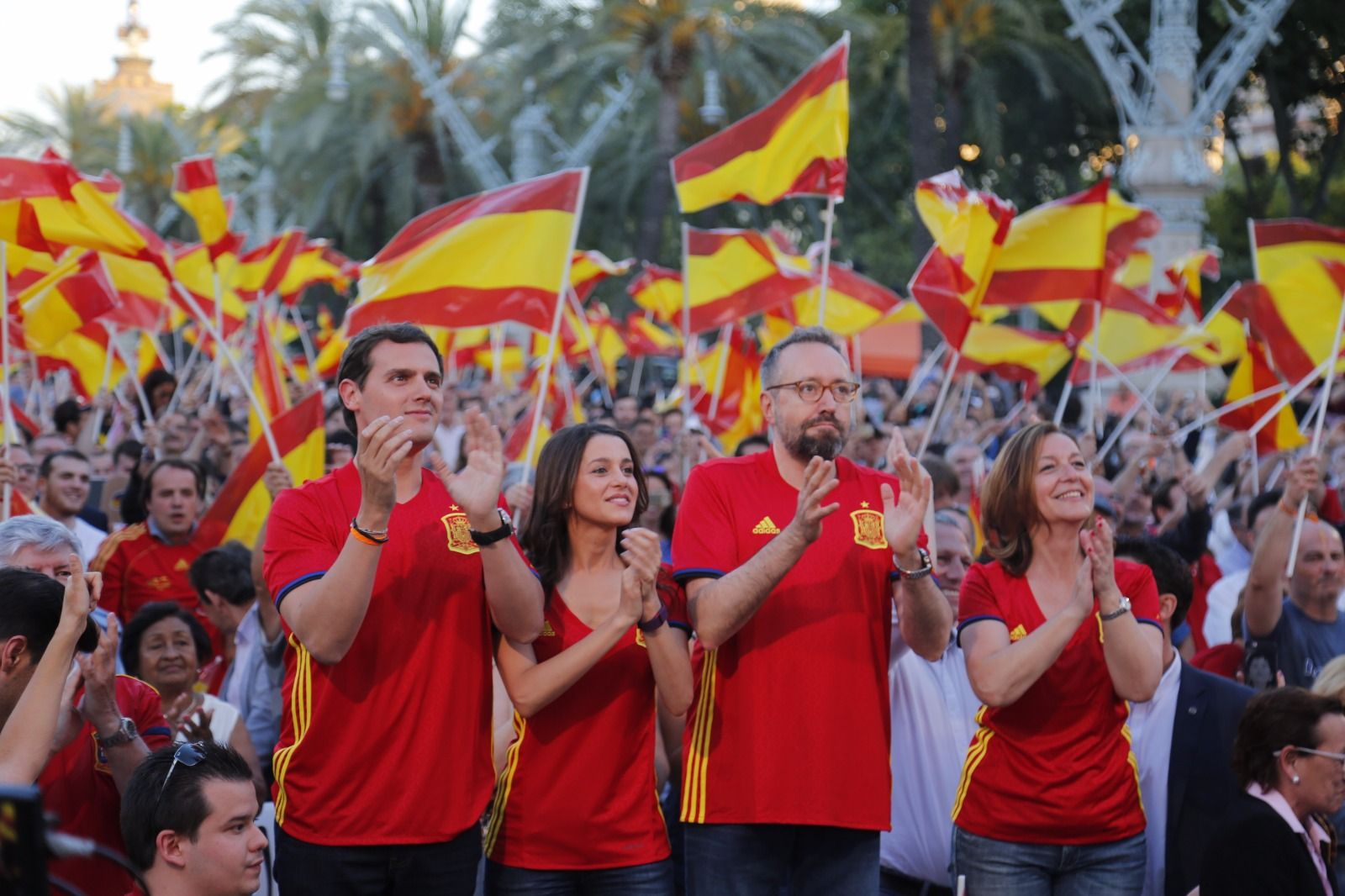 Un dels candidats a liderar Cs, a favor del referèndum