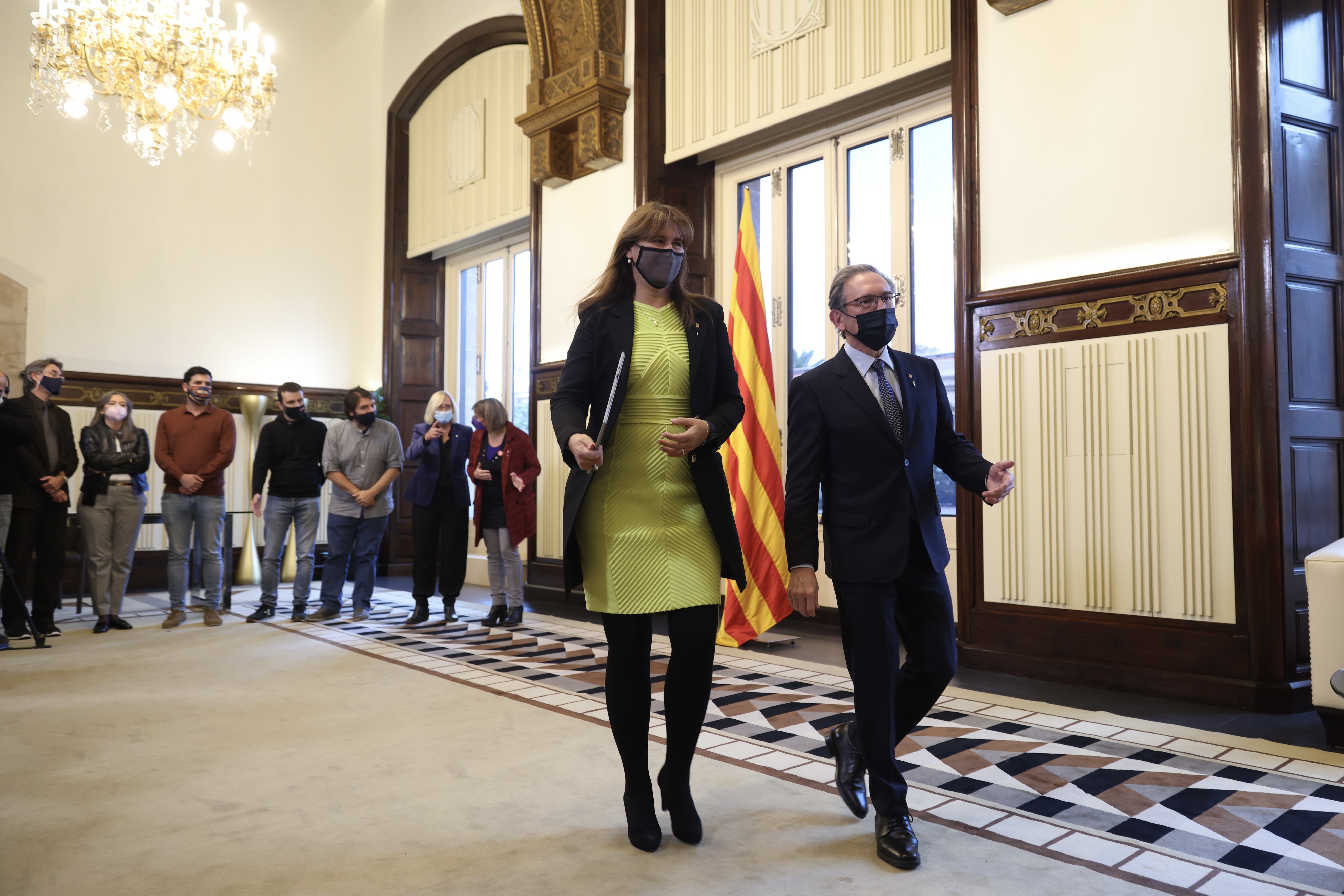 Entrega de presupuestos del conseller d'economia, Jaume Giró y la presidenta del parlament, Laura Borràs - Sergi Alcàzar