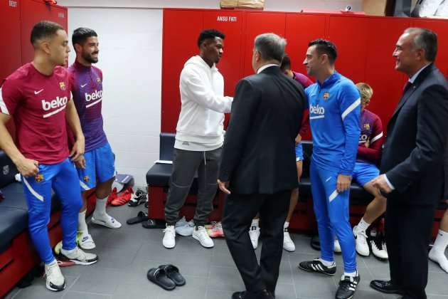 Xavi Hernández Joan Laporta Ansu Fati entrenamiento / Foto: FC Barcelona