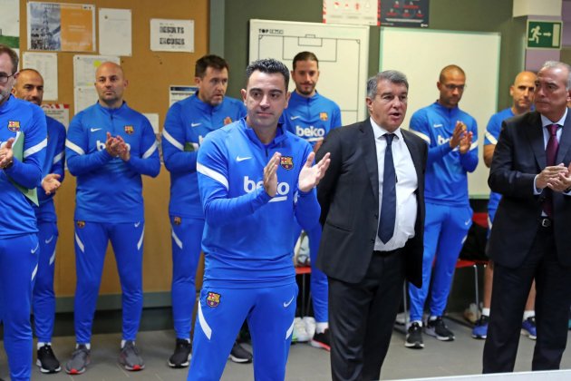 Xavi Hernandez Joan Laporta entrenamiento FC Barcelona