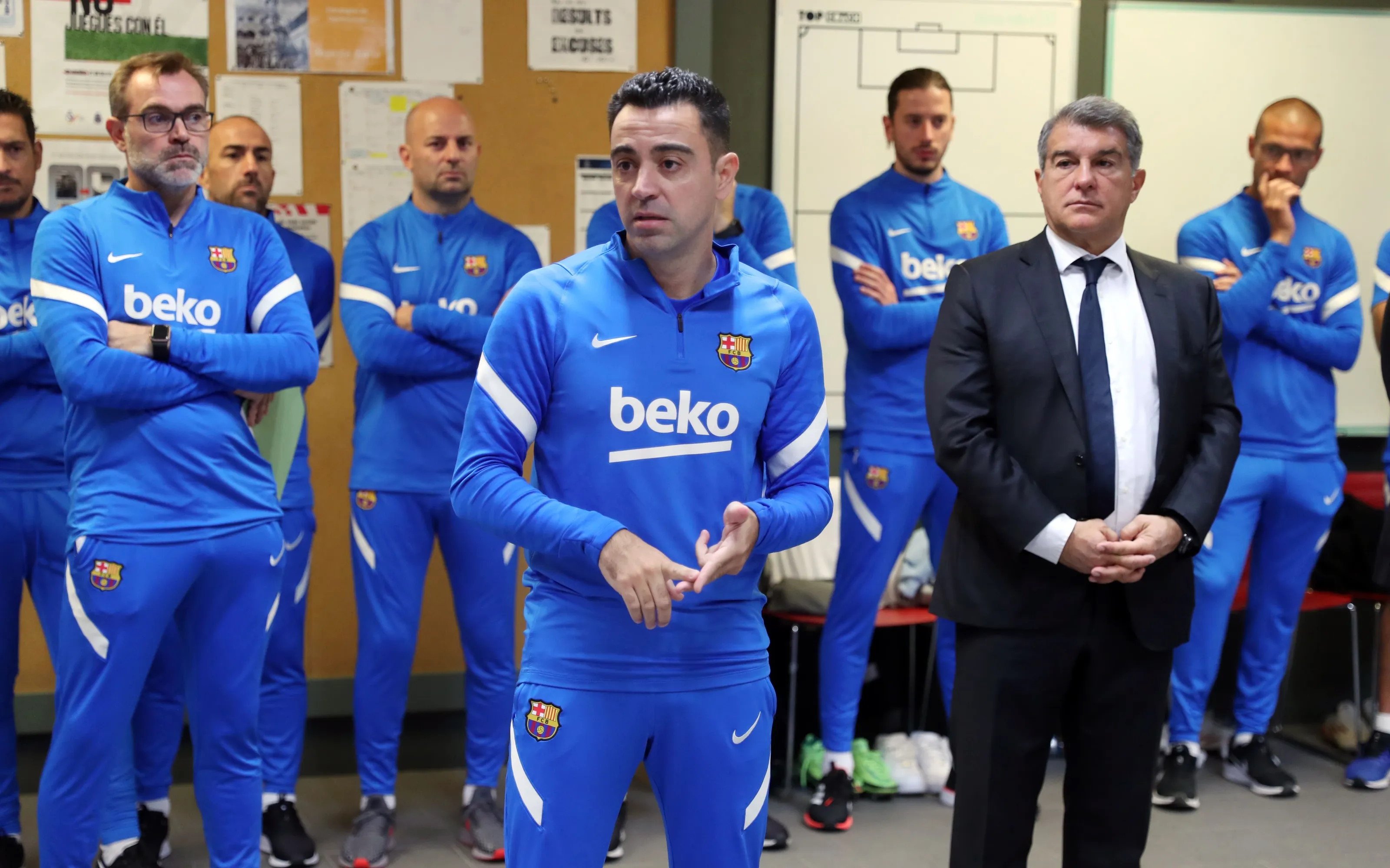 Joan Laporta negocia 4 fichajes más para el Barça a petición personal de Xavi Hernández