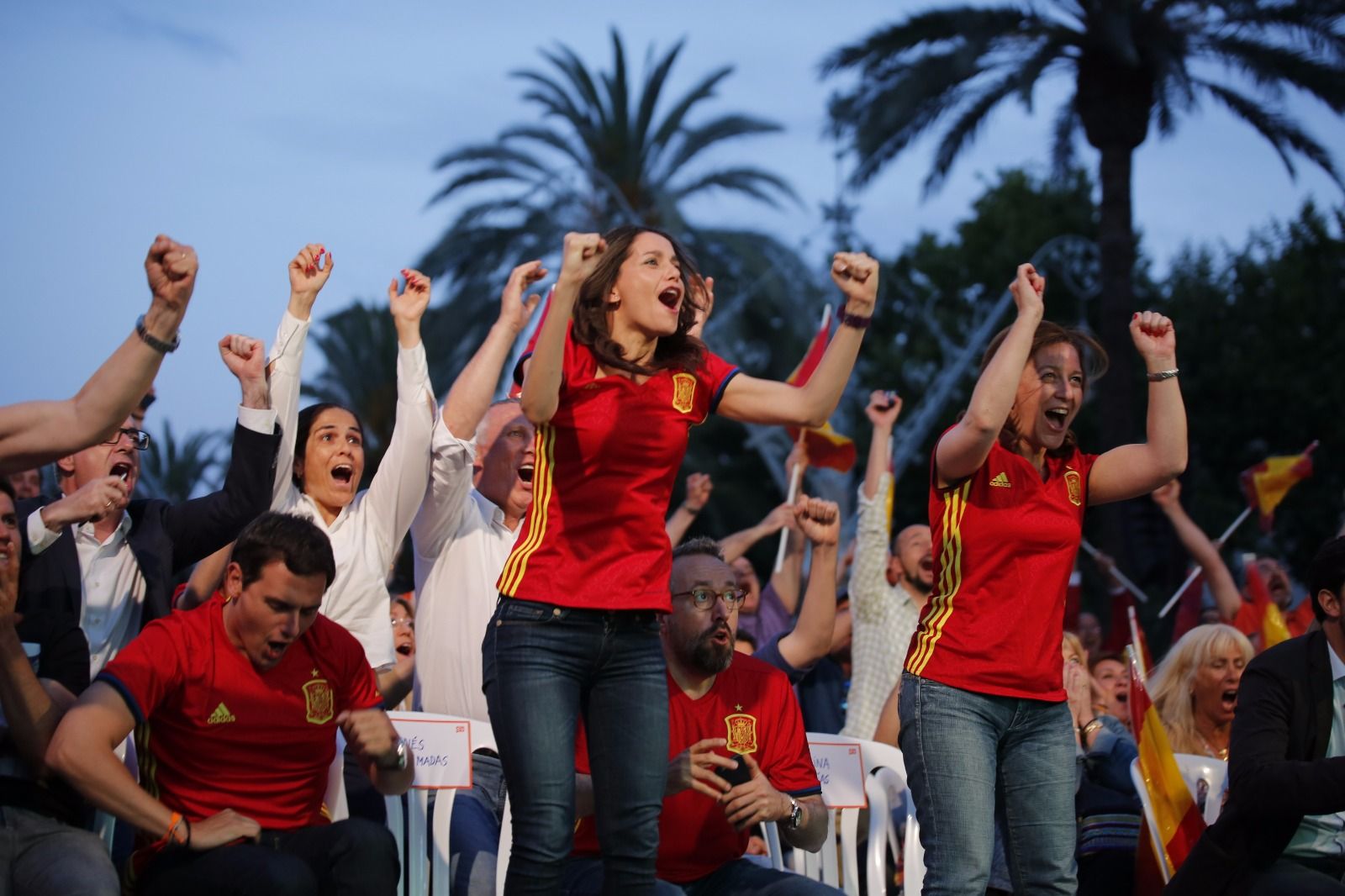 C's patrimonializa La Roja en Barcelona