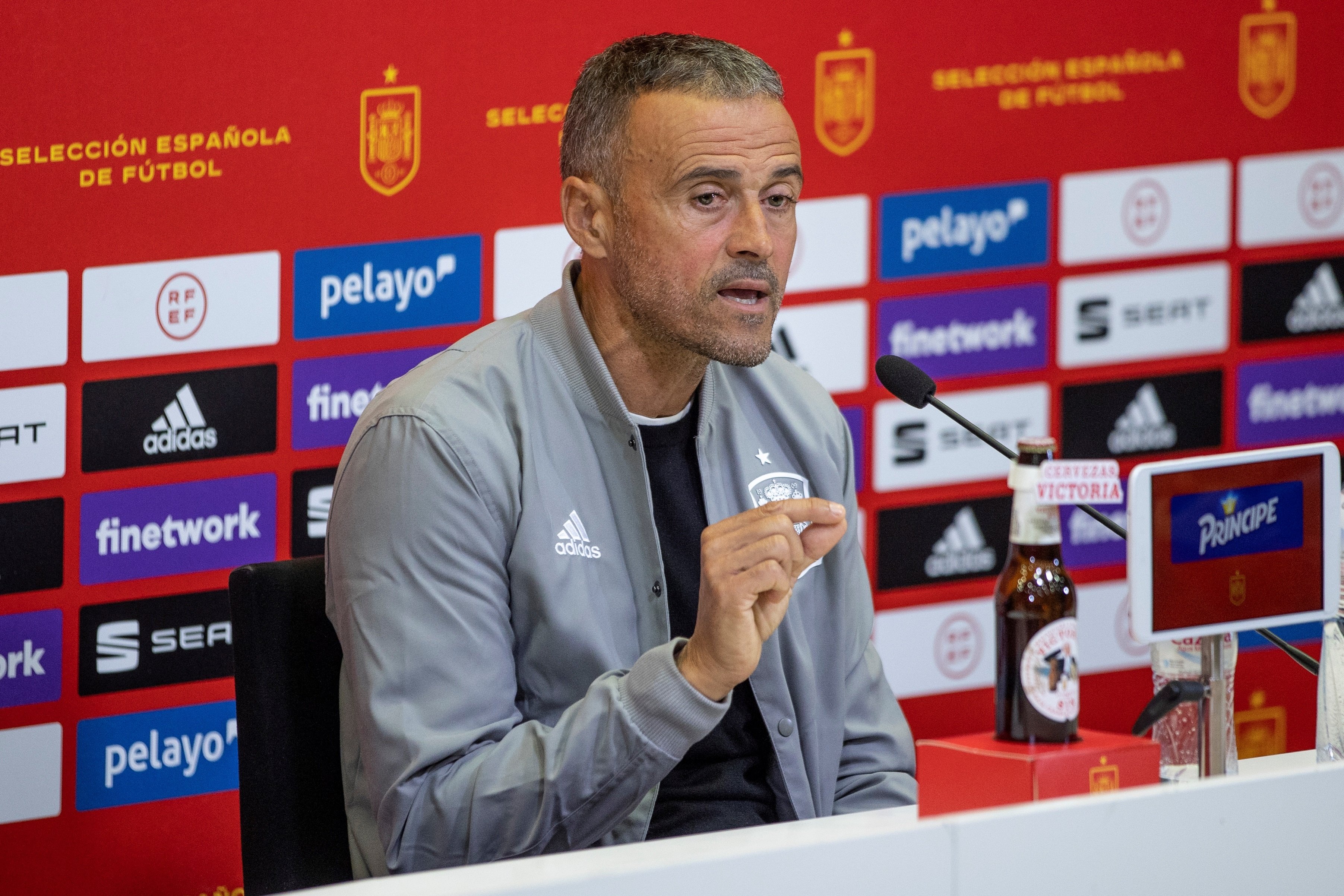 Intocable para Luis Enrique en la Roja es la nueva petición de Xavi Hernández a Joan Laporta para el Barça